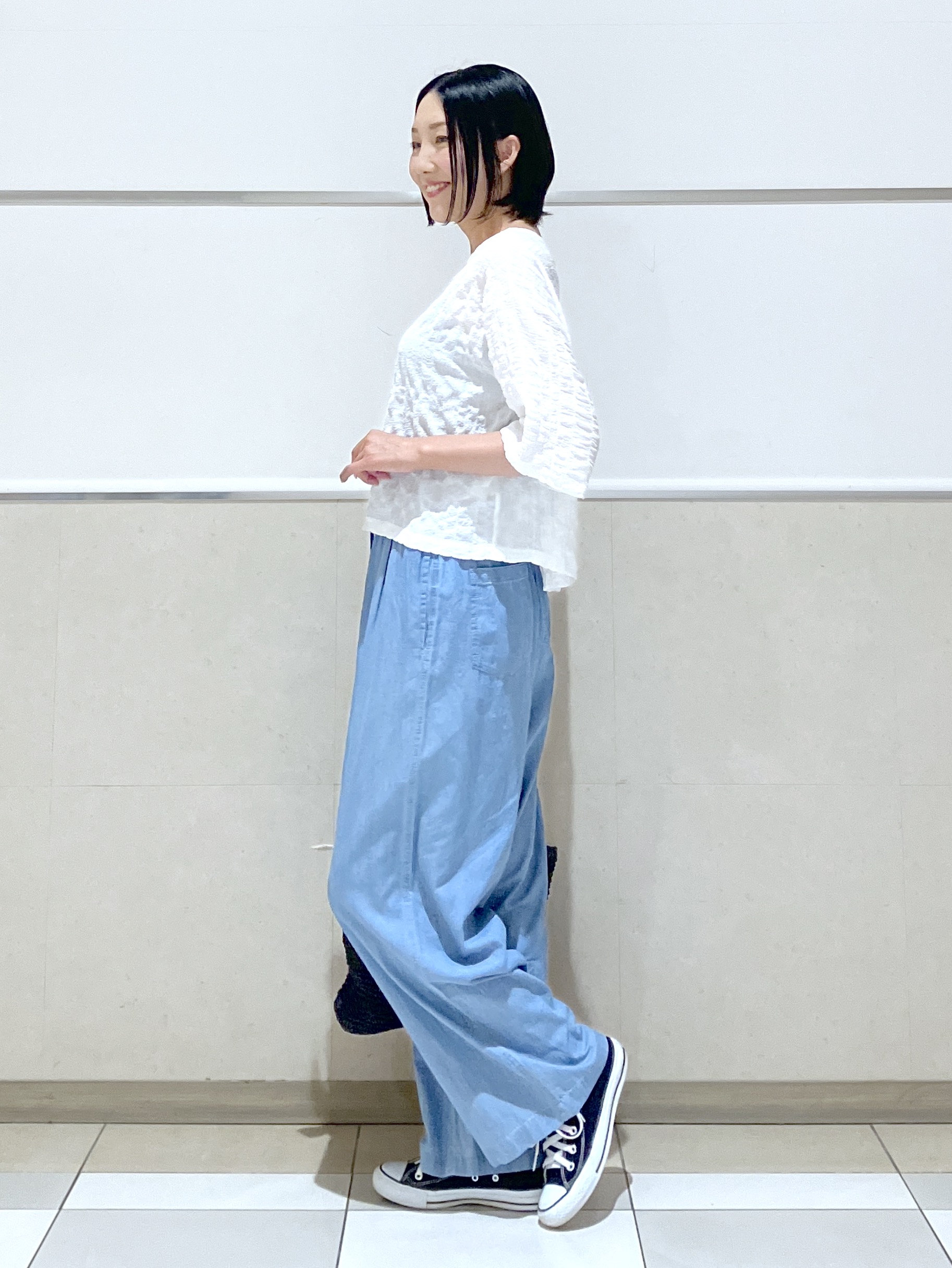 eriko さんの「Dessin｜【マシンウォッシャブル】エアリーシアー 5分袖プルオーバーシャツ」を使ったコーディネート