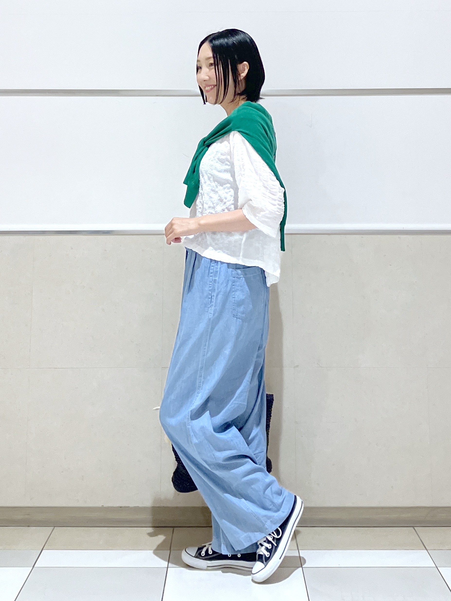 eriko さんの「Dessin｜【マシンウォッシャブル】エアリーシアー 5分袖プルオーバーシャツ」を使ったコーディネート