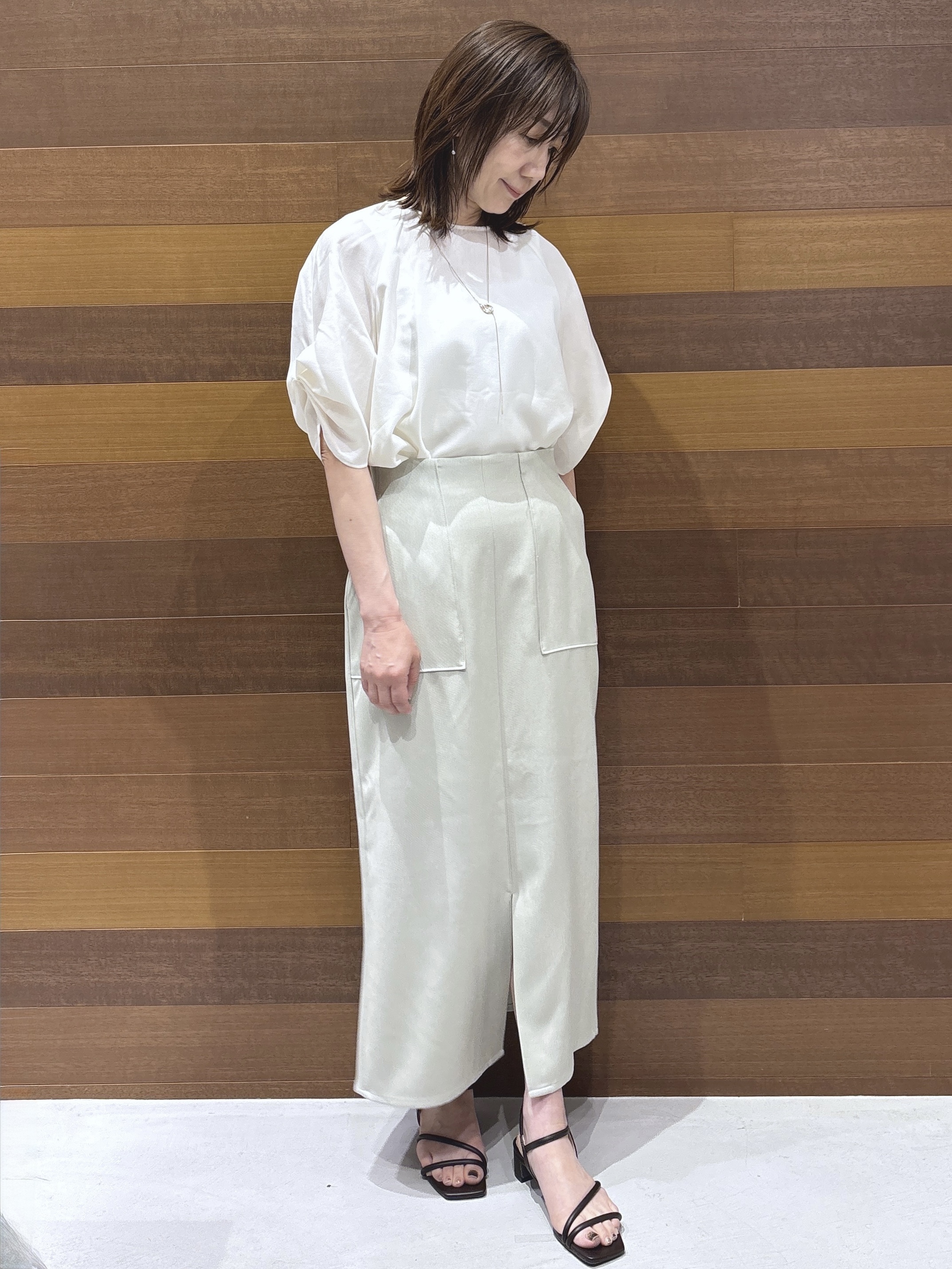 juunさんの「OPAQUE.CLIP｜【接触冷感／吸水速乾】リネンライク タックスリーブブラウス《セットアップ対応／洗濯機OK》」を使ったコーディネート