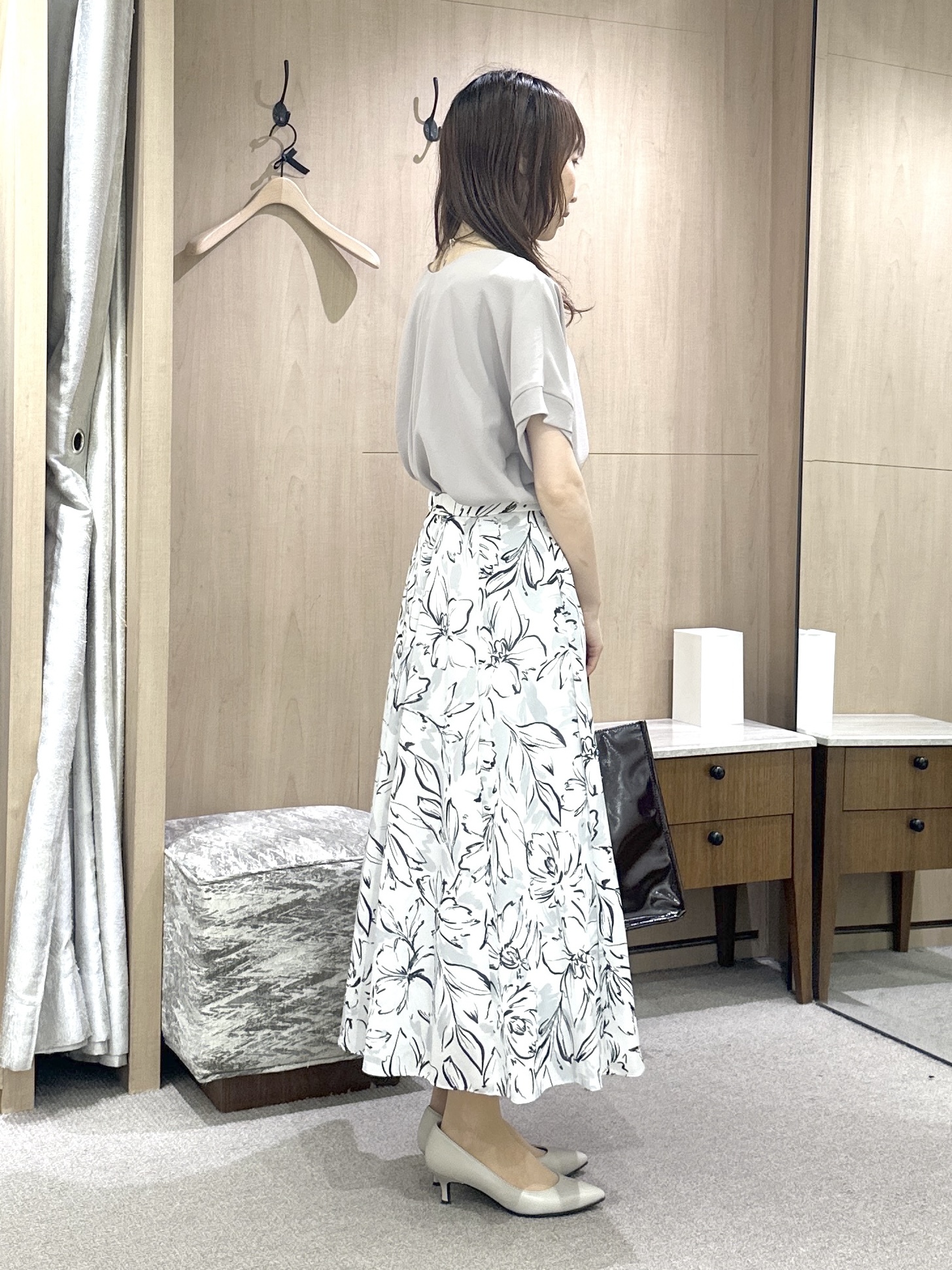 Miwaさんの「UNTITLED｜【セットアップ可/UVカット/前後2WAY】リラクシーフレンチスリーブブラウス」を使ったコーディネート