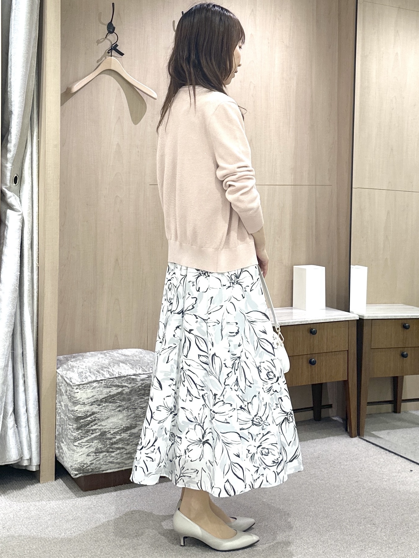 Miwaさんの「UNTITLED｜【セットアップ可/UVカット/前後2WAY】リラクシーフレンチスリーブブラウス」を使ったコーディネート