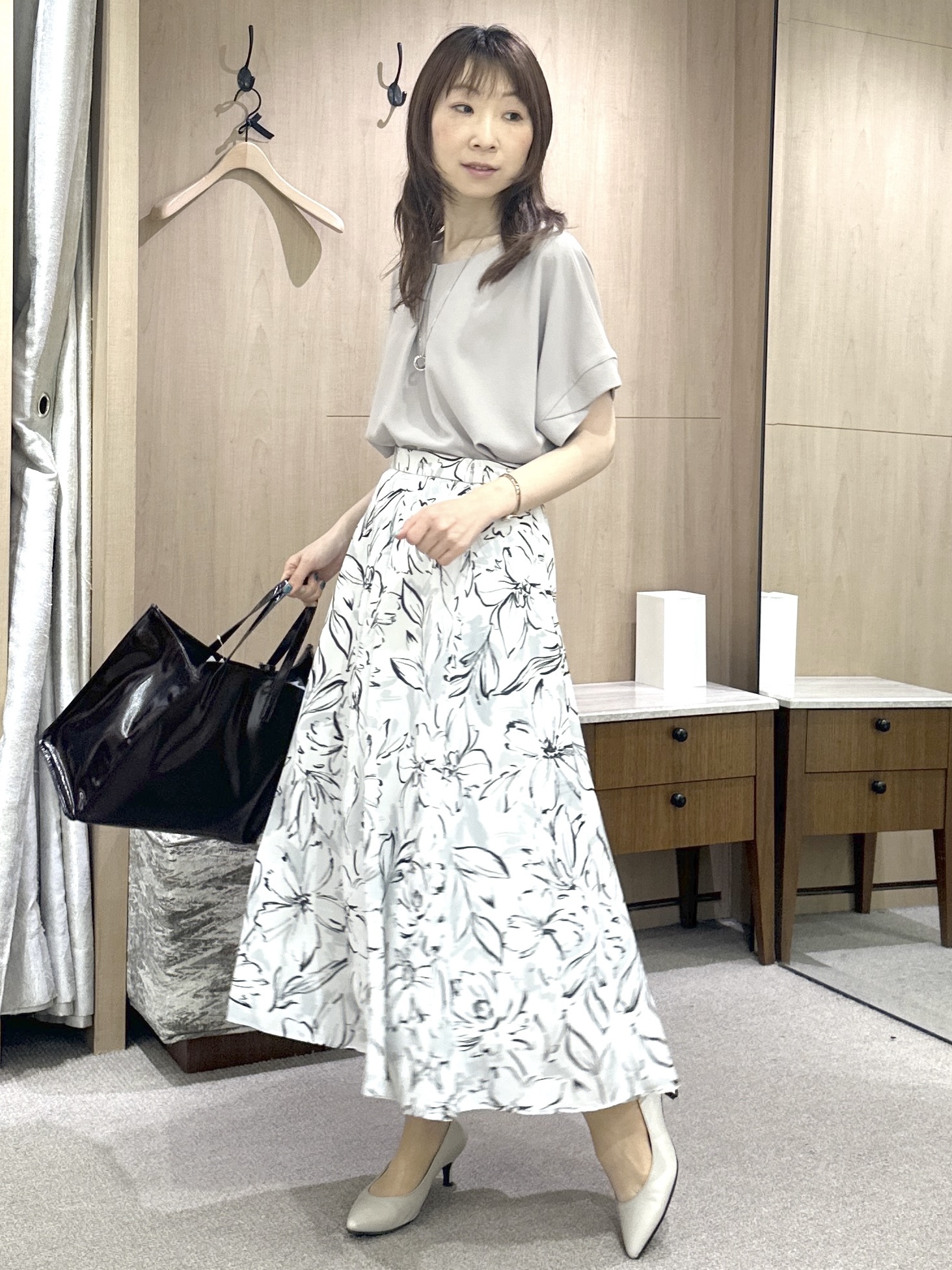 Miwaさんの「UNTITLED｜【セットアップ可/UVカット/前後2WAY】リラクシーフレンチスリーブブラウス」を使ったコーディネート