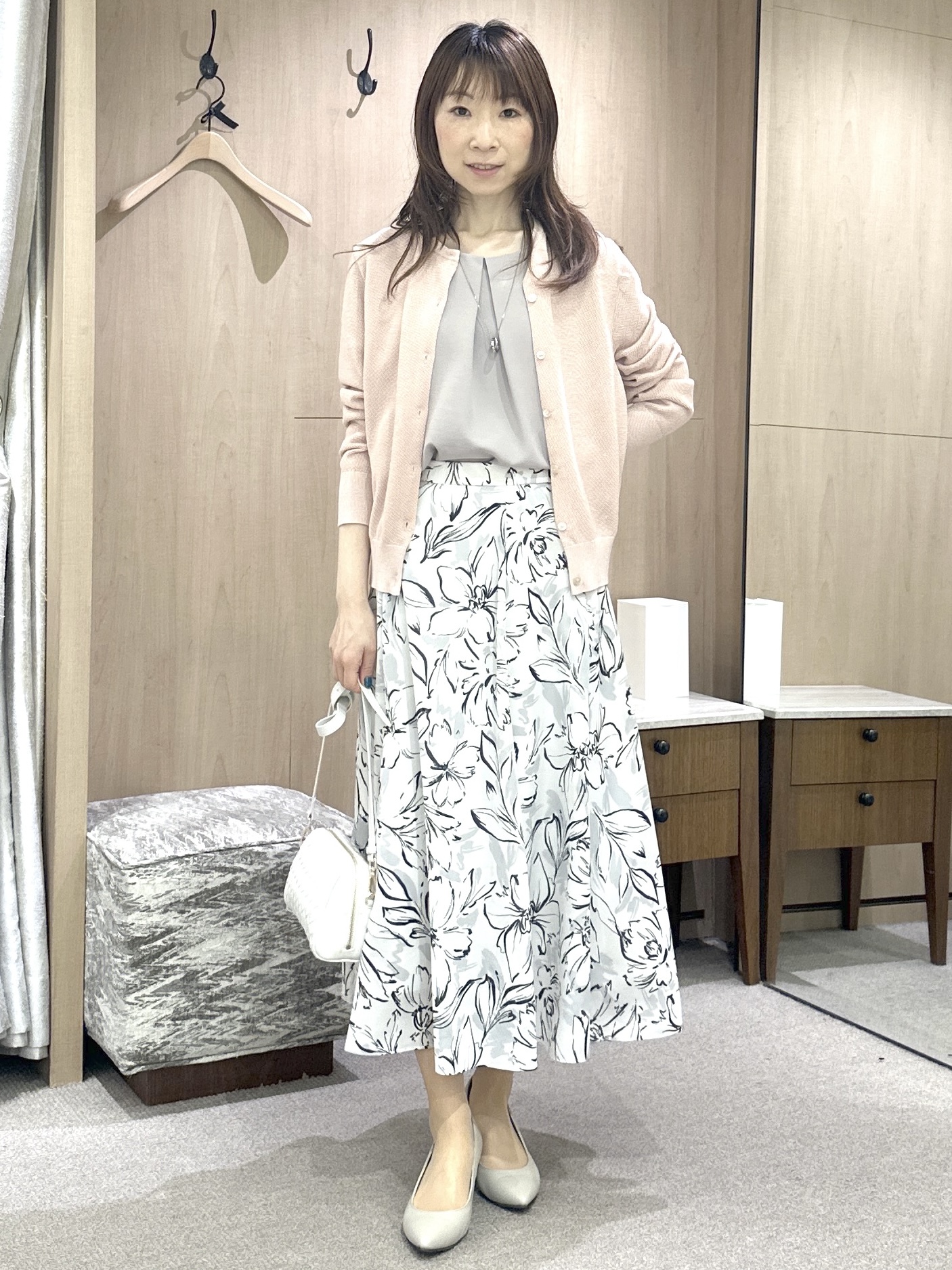 Miwaさんの「UNTITLED｜【セットアップ可/UVカット/前後2WAY】リラクシーフレンチスリーブブラウス」を使ったコーディネート