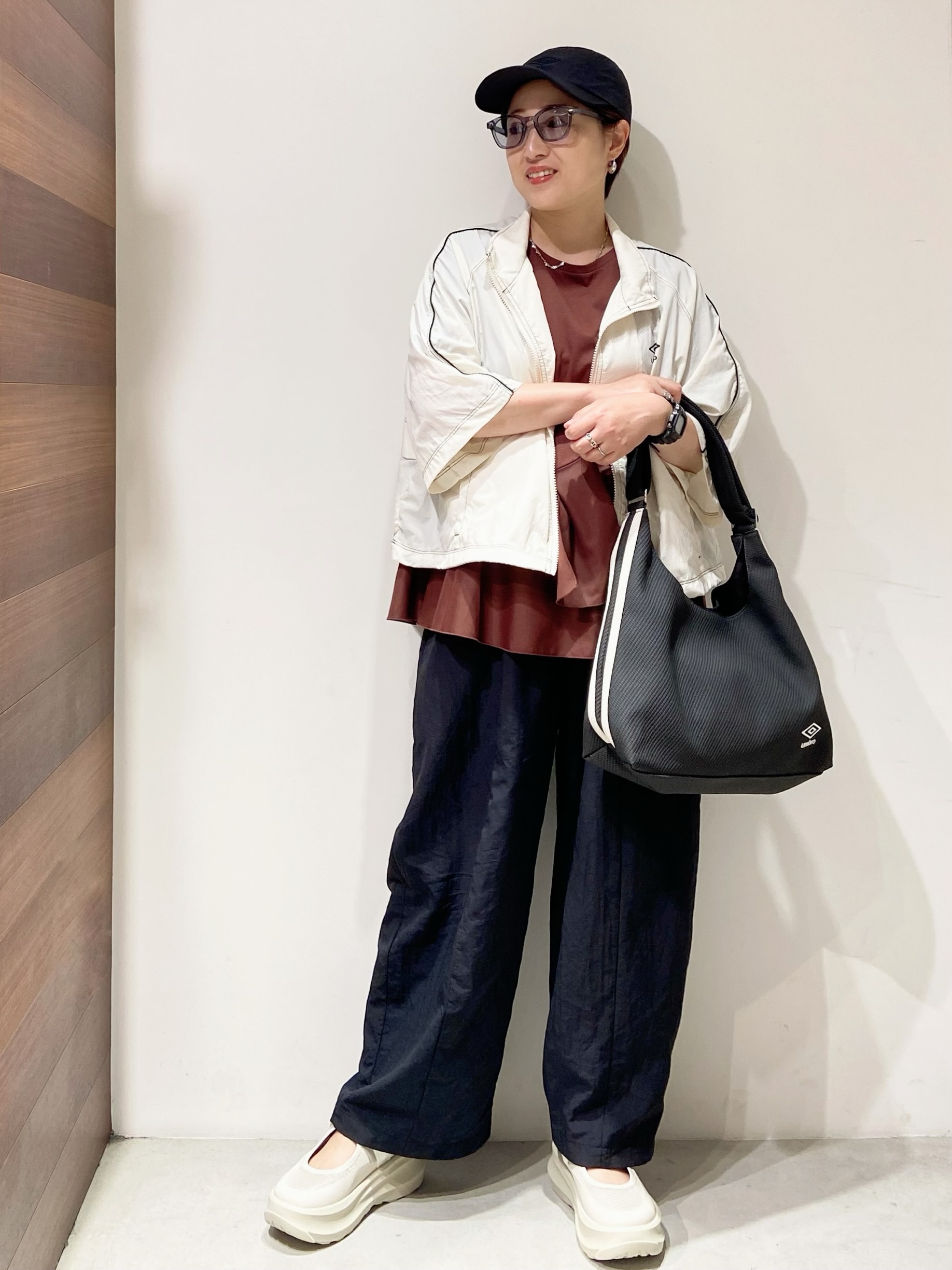 MIHOさんの「OPAQUE.CLIP｜◆【umbro／アンブロ】シアーナイロン5分袖ZIPアップブルゾン」を使ったコーディネート