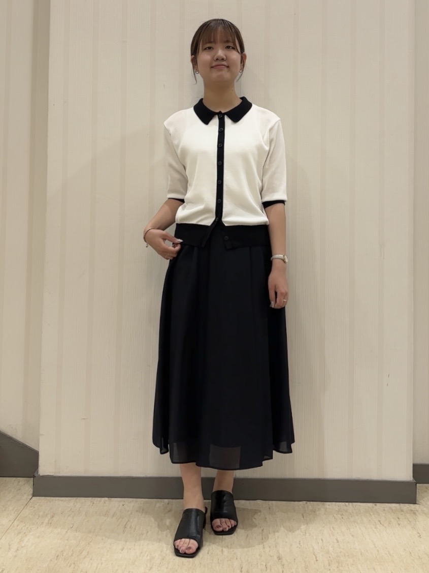 ちひさんの「INDIVI｜【接触冷感／洗える／SETUP可能】シアーシャンブレータックフレアスカート」を使ったコーディネート