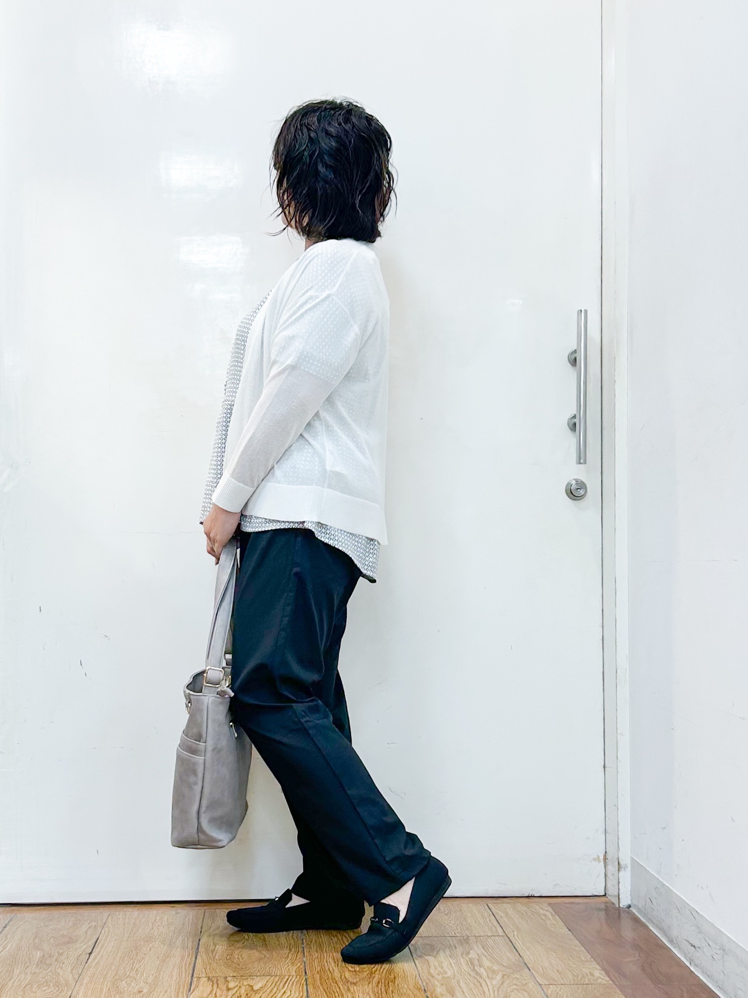 haruさんの「SHOO･LA･RUE｜【高レビュー/吸水速乾/洗濯機可/S-3L】さらさらで軽い穿き心地 さらかるイージーパンツ」を使ったコーディネート