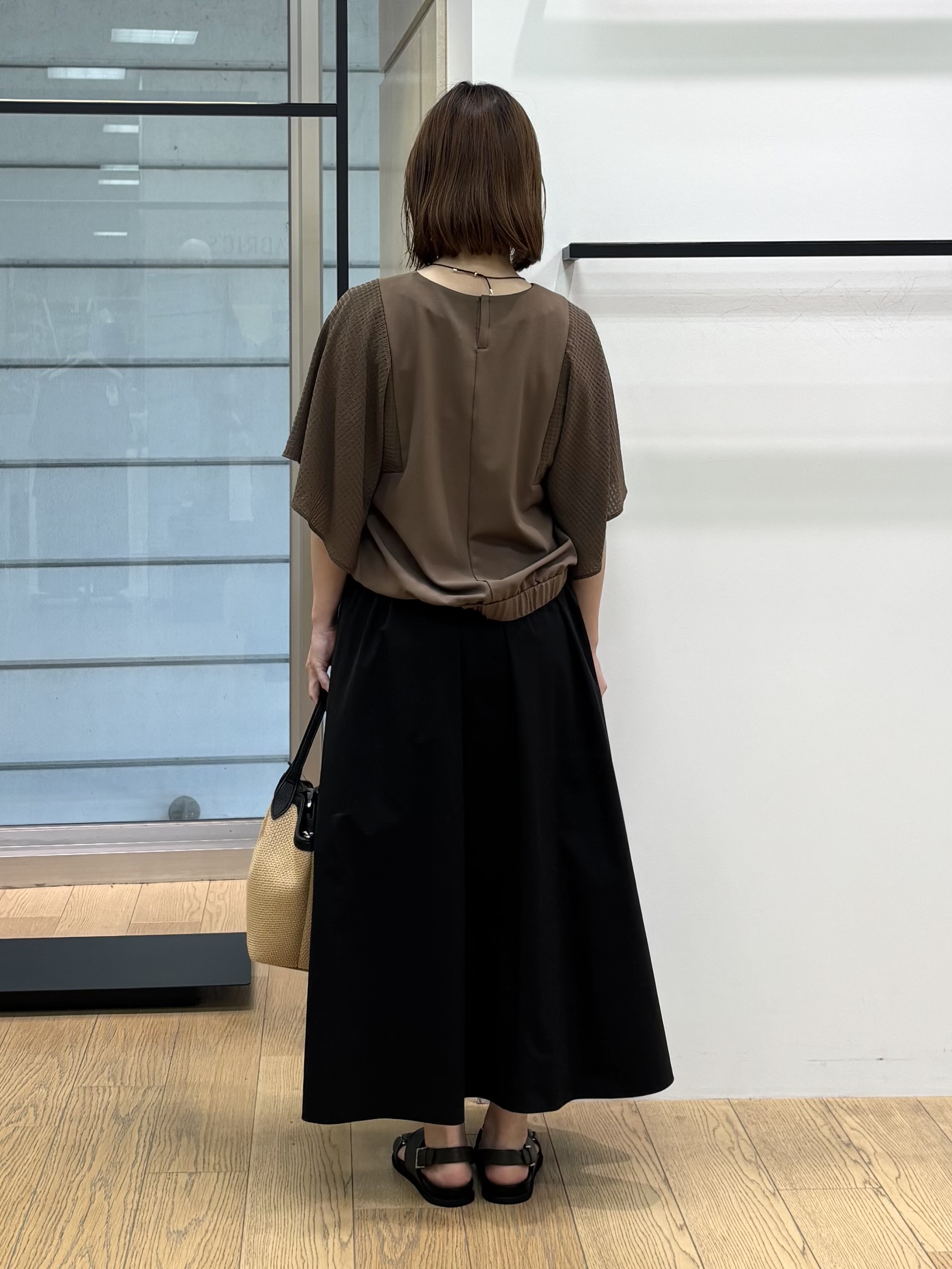 asamiさんの「INDIVI｜【洗える／シアーチェック柄】異素材コンビスリーブトップス」を使ったコーディネート