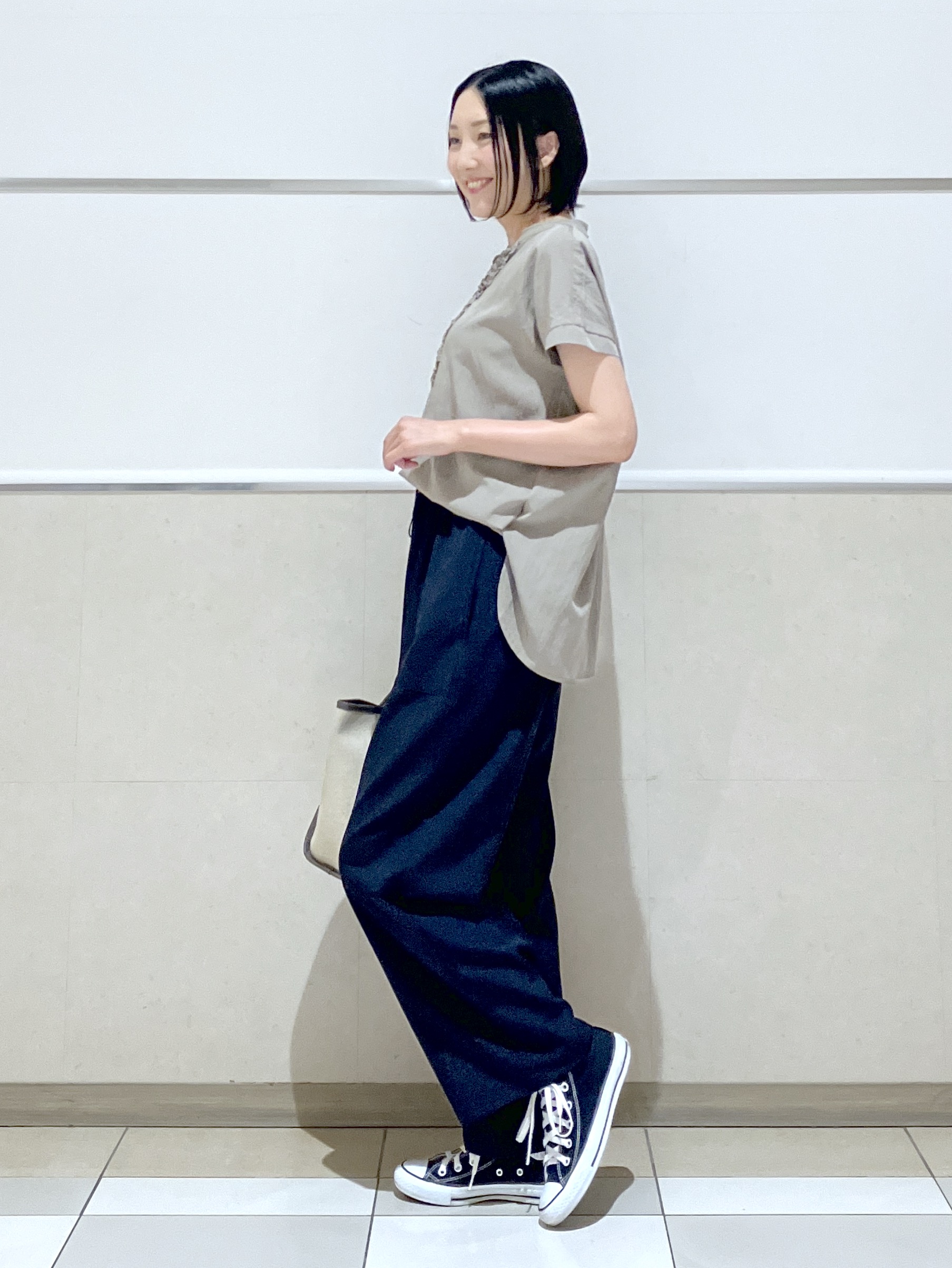 eriko さんの「Dessin｜バンドカラーフロントフリルブラウス」を使ったコーディネート