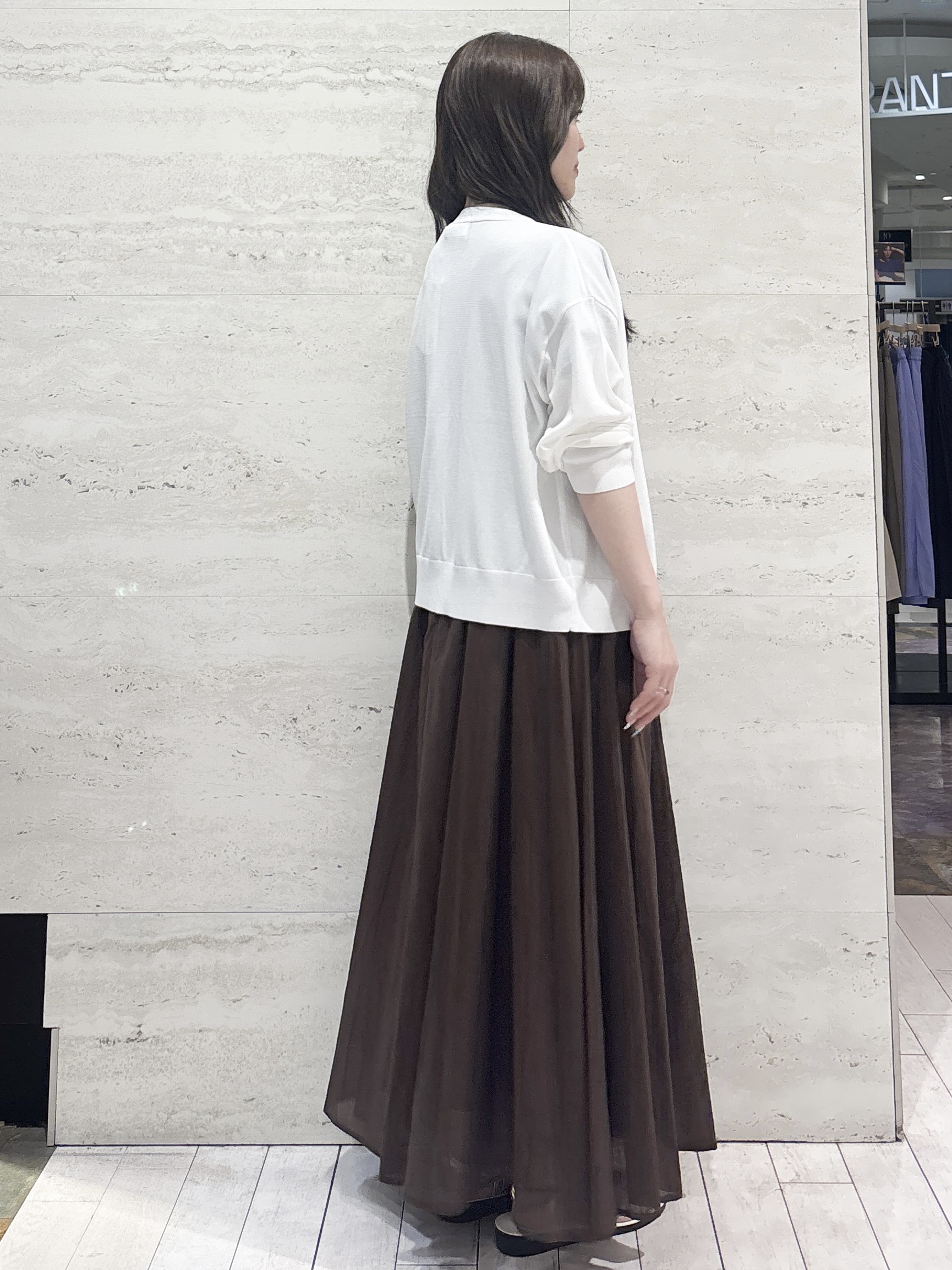 かほさんの「OPAQUE.CLIP｜【UV／接触冷感】Vネックリラクシーニットカーディガン《洗濯機OK／抗ピル》」を使ったコーディネート