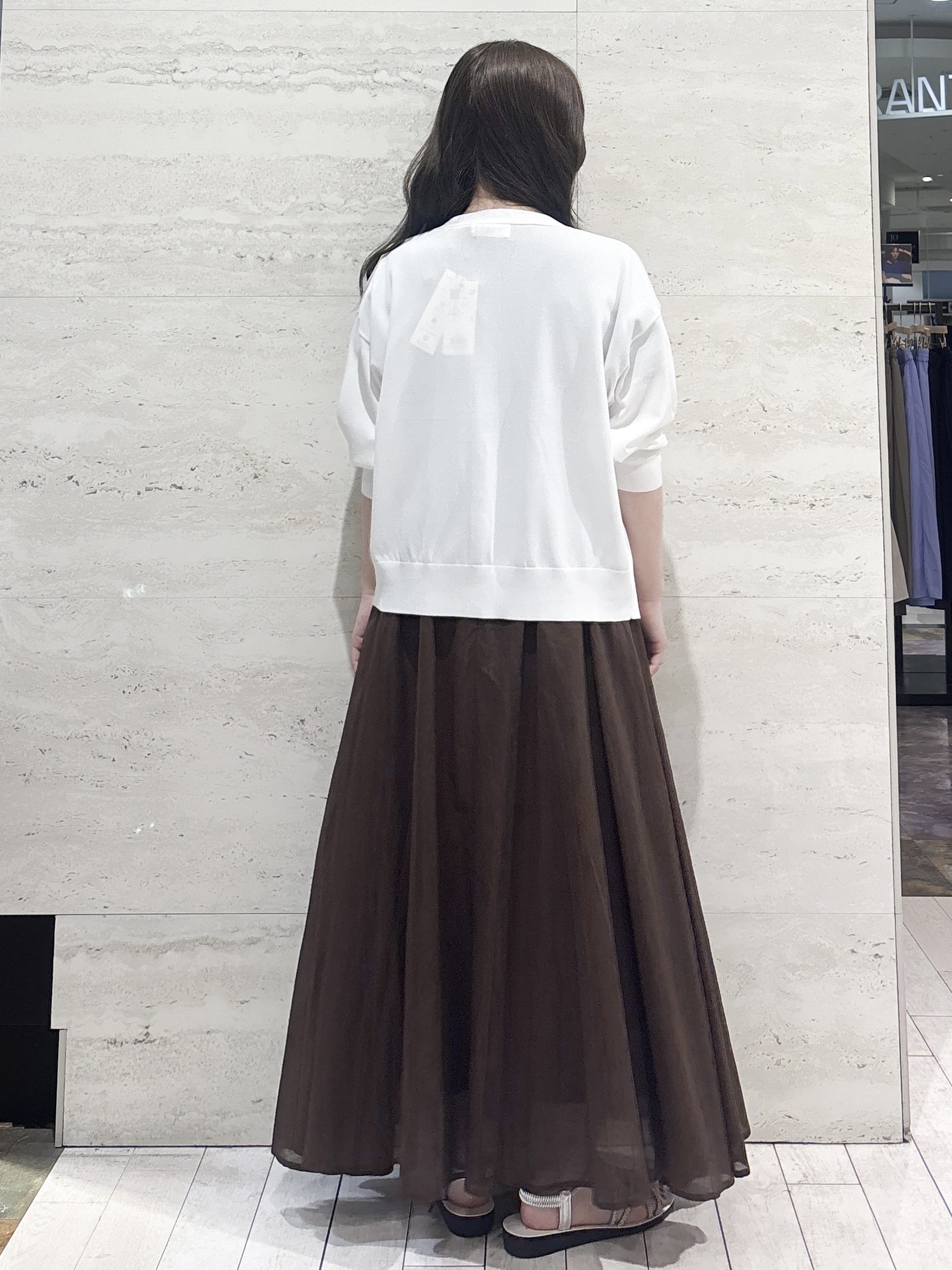 かほさんの「OPAQUE.CLIP｜【UV／接触冷感】Vネックリラクシーニットカーディガン《洗濯機OK／抗ピル》」を使ったコーディネート