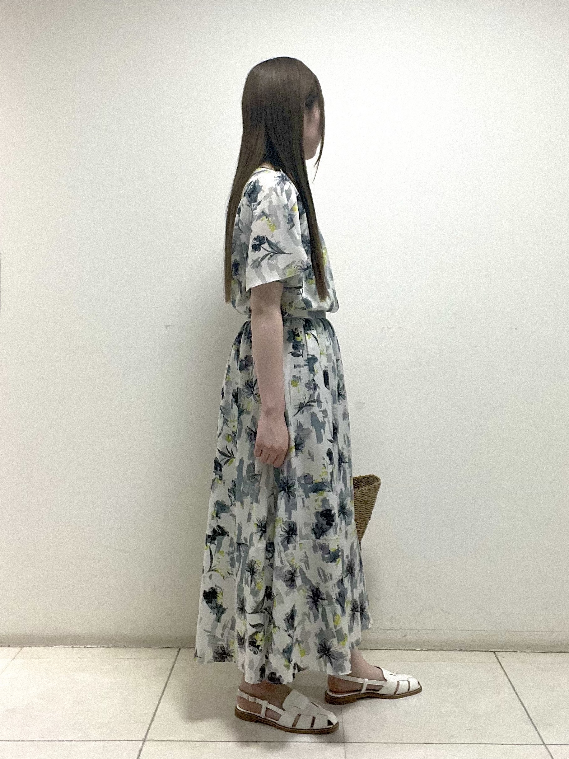 mさんの「INDIVI｜【洗える／SETUP可能】アートフラワープリントスカート」を使ったコーディネート