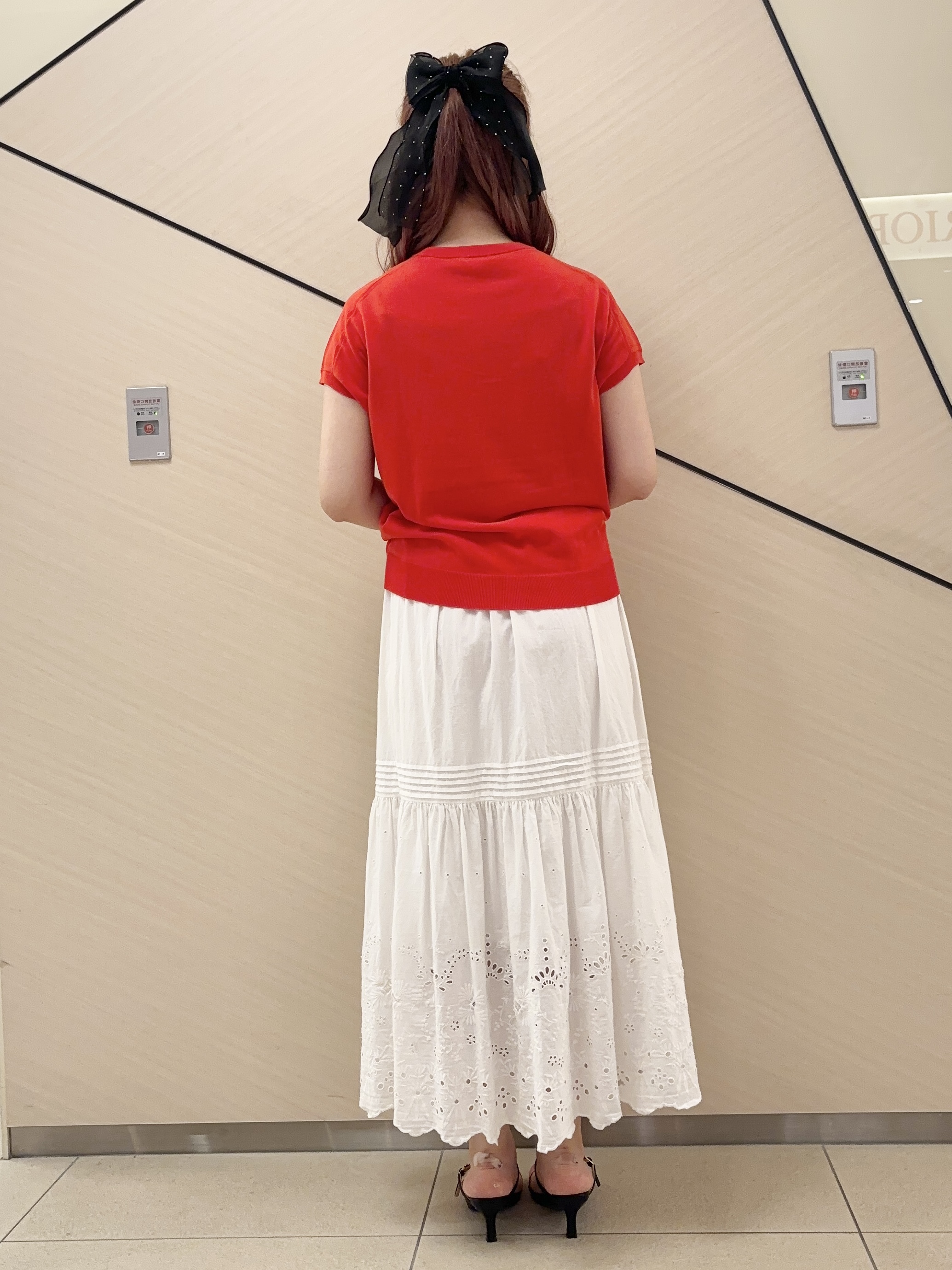Rinaさんの「DRESSTERIOR｜オーバーラップサークル スモールニットトートバッグ」を使ったコーディネート