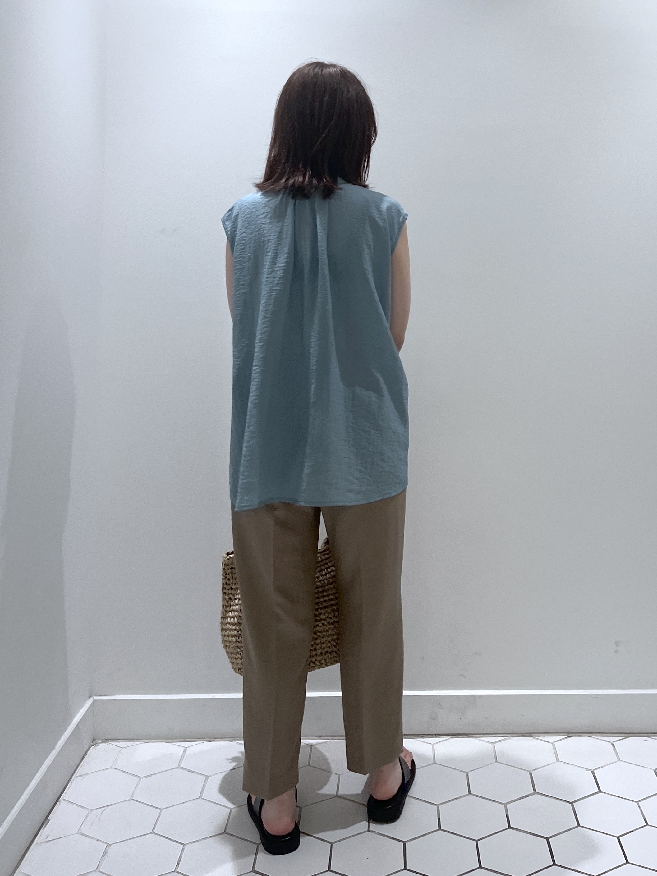 Makinoさんの「Dessin｜ギャザーネック フレンチスリーブブラウス」を使ったコーディネート