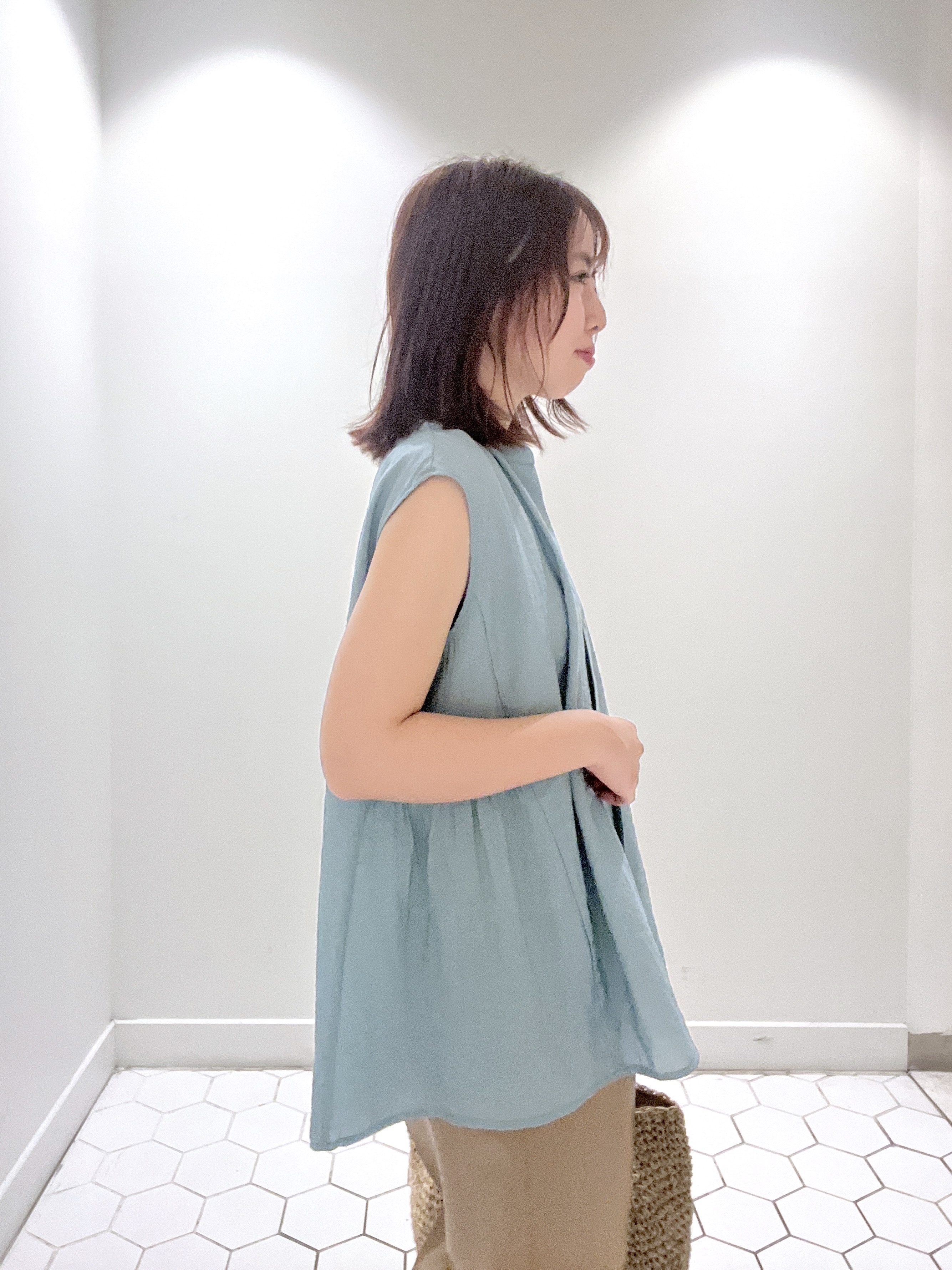 Makinoさんの「Dessin｜ギャザーネック フレンチスリーブブラウス」を使ったコーディネート