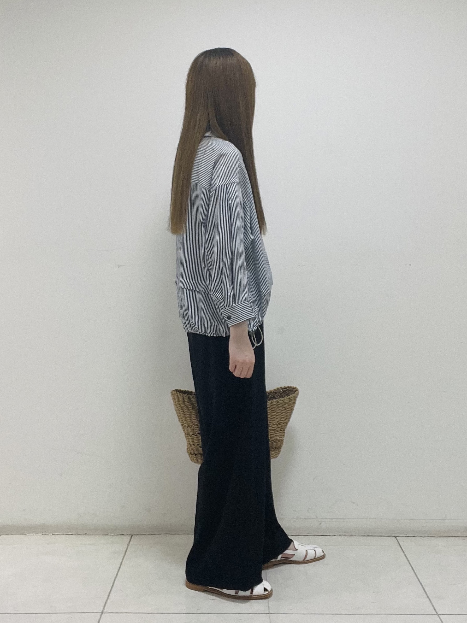 mさんの「INDIVI｜【接触冷感／洗える／2WAY】ドロスト付 シアーシャンブレーシャツ」を使ったコーディネート