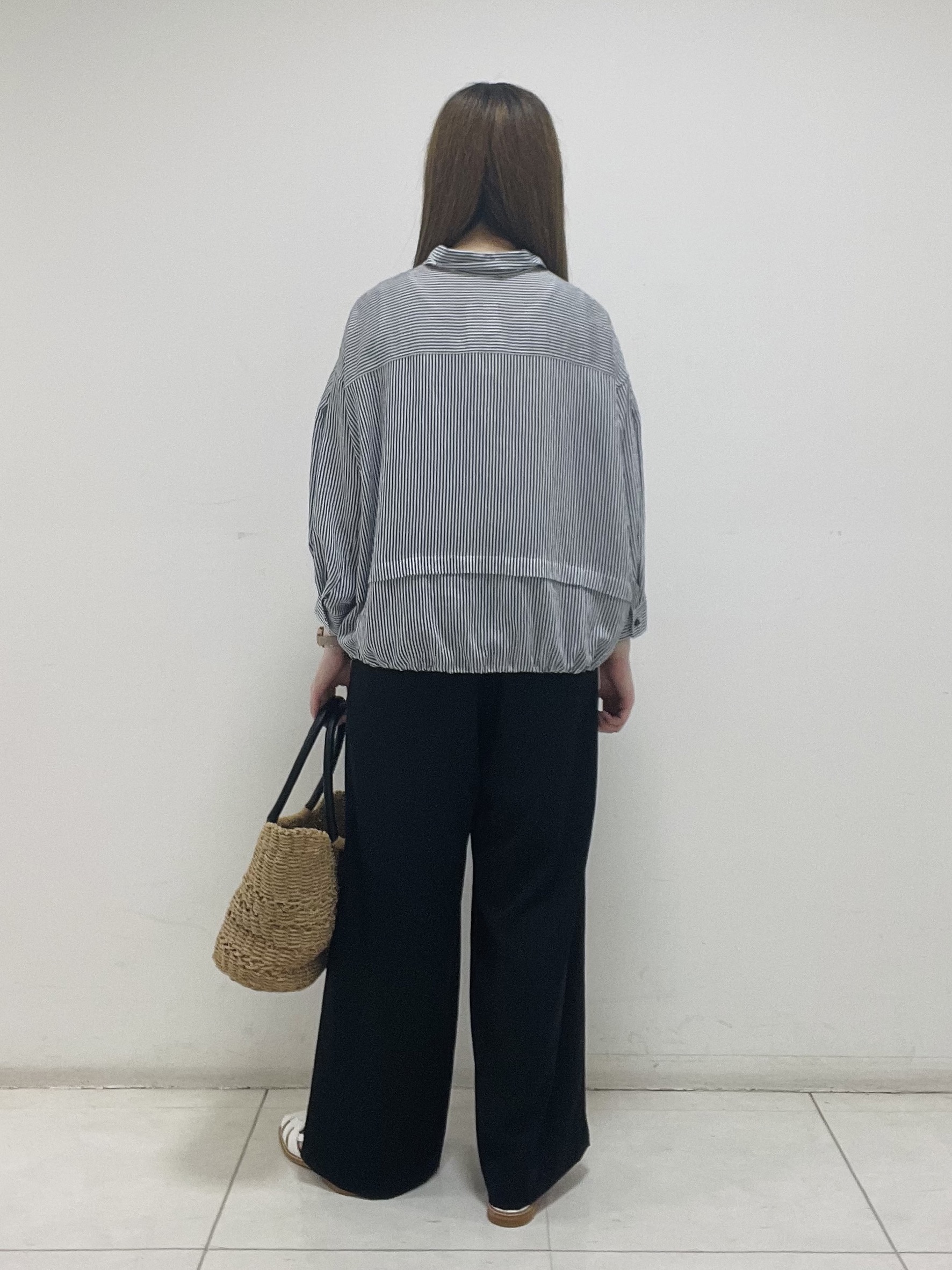 mさんの「INDIVI｜【接触冷感／洗える／2WAY】ドロスト付 シアーシャンブレーシャツ」を使ったコーディネート