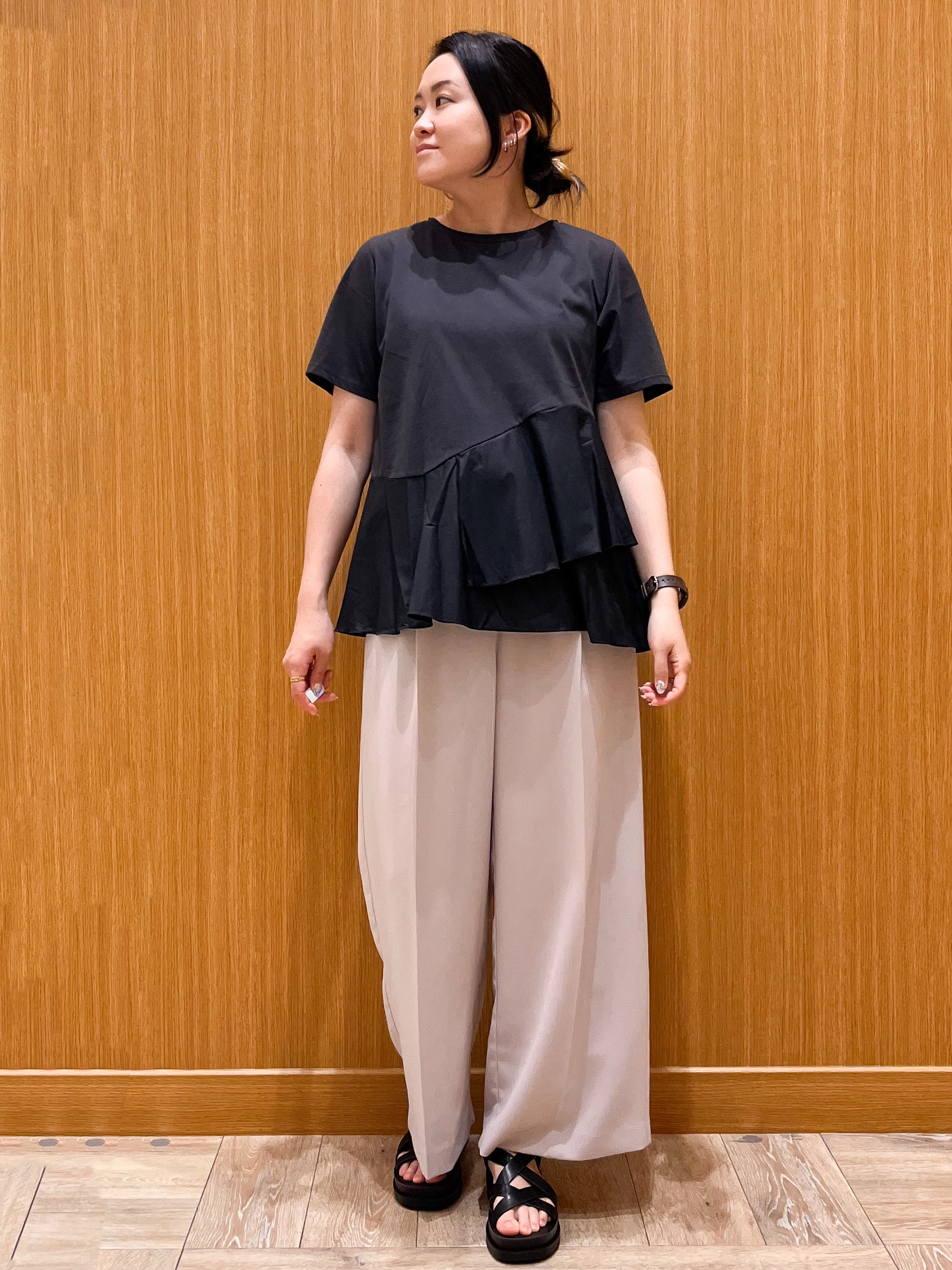 aさんの「OPAQUE.CLIP｜ペプラムドッキングカットソー【洗濯機OK】」を使ったコーディネート