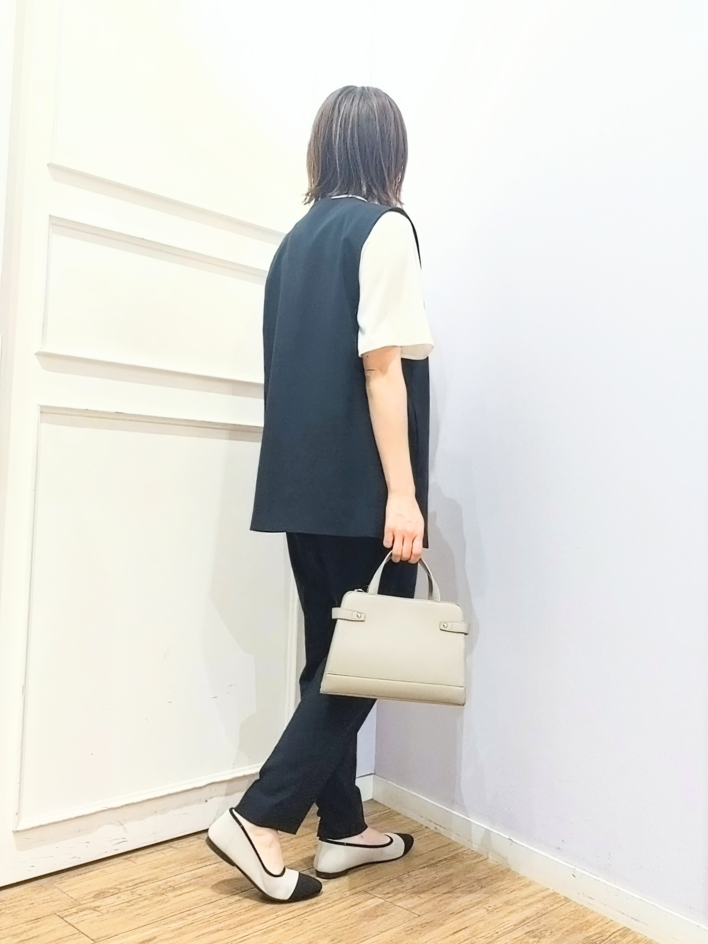 miomioさんの「SHOO･LA･RUE｜【セットアップ可/洗濯後しわになりにくい/S-LL】シンプルで合わせやすい ノーカラージレ」を使ったコーディネート