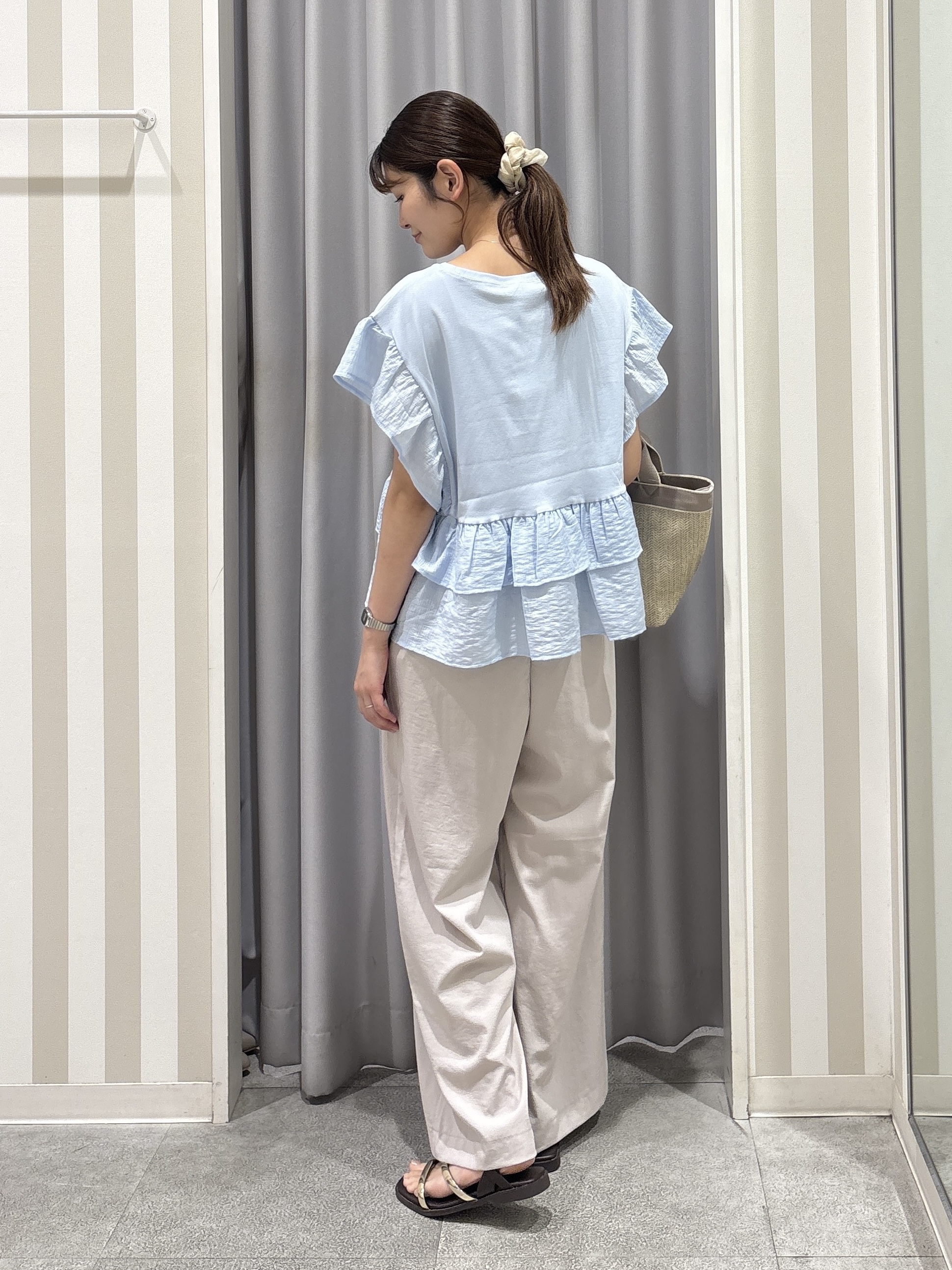 Rikaさんの「SHOO･LA･RUE｜【S-LL/洗濯機可】着るだけで決まる 主役級フリルトップス」を使ったコーディネート