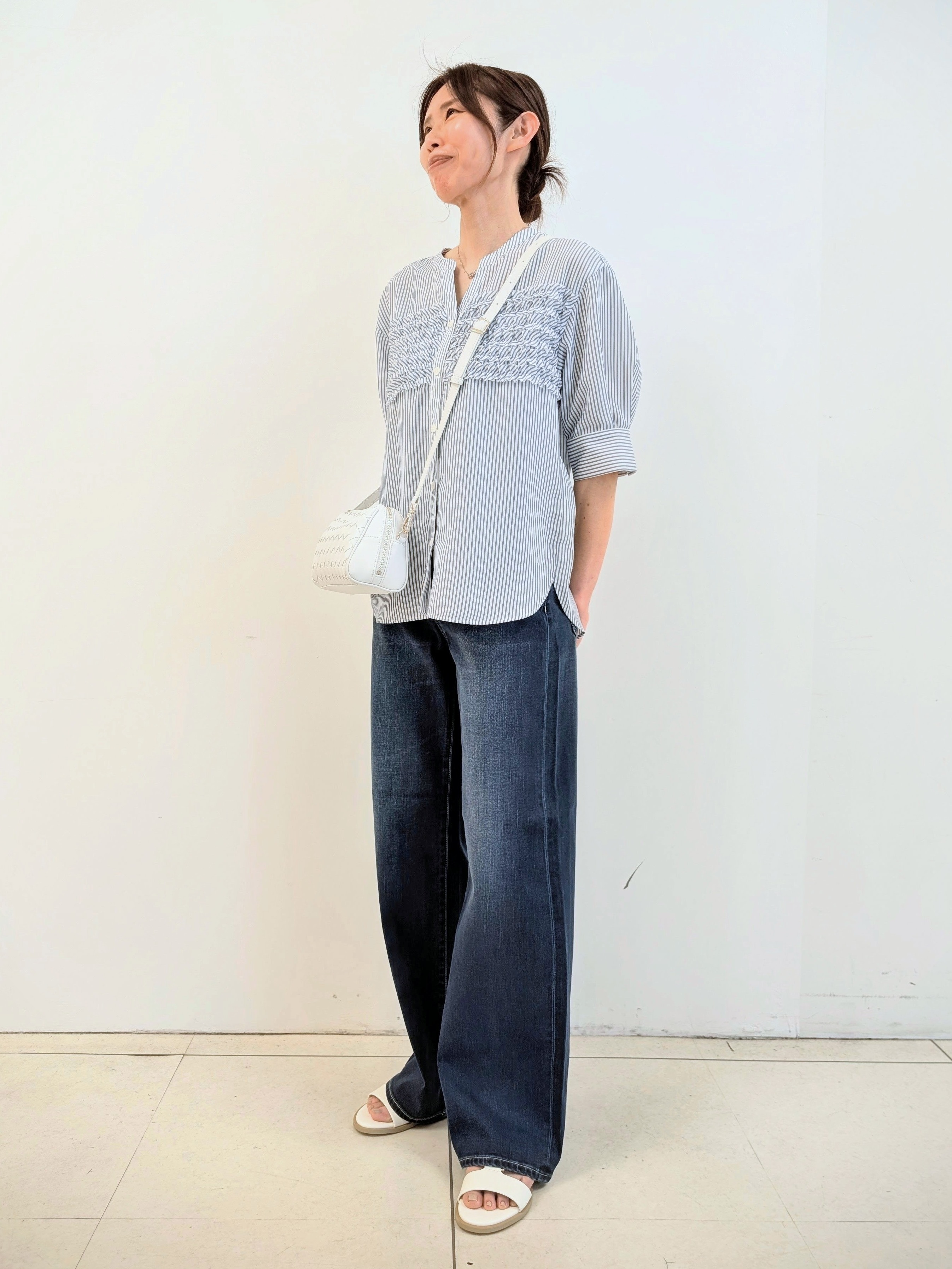 erikkoさんの「UNTITLED｜【接触冷感/通気性/洗える】フロントフリルブラウス」を使ったコーディネート