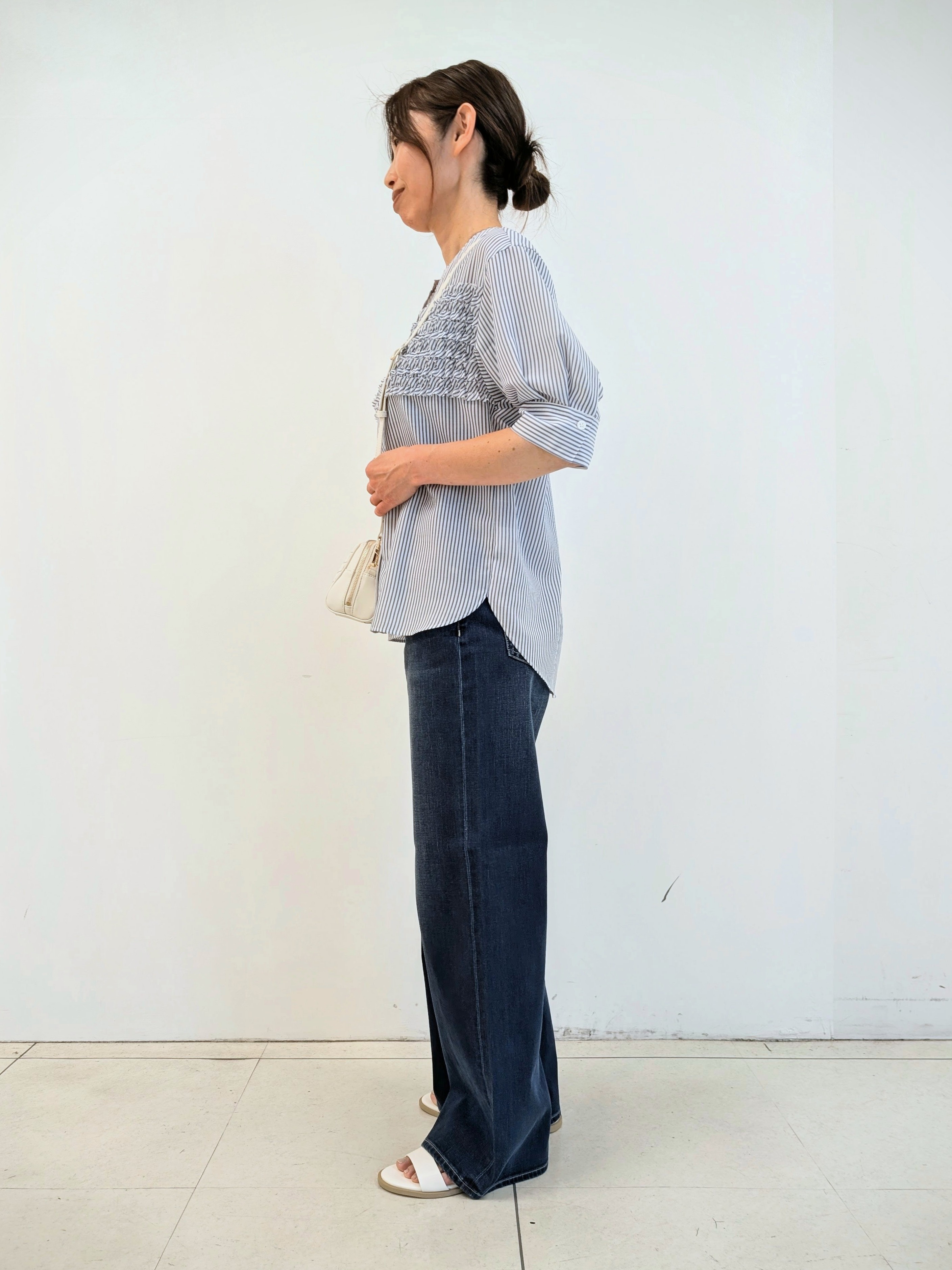 erikkoさんの「UNTITLED｜【接触冷感/通気性/洗える】フロントフリルブラウス」を使ったコーディネート