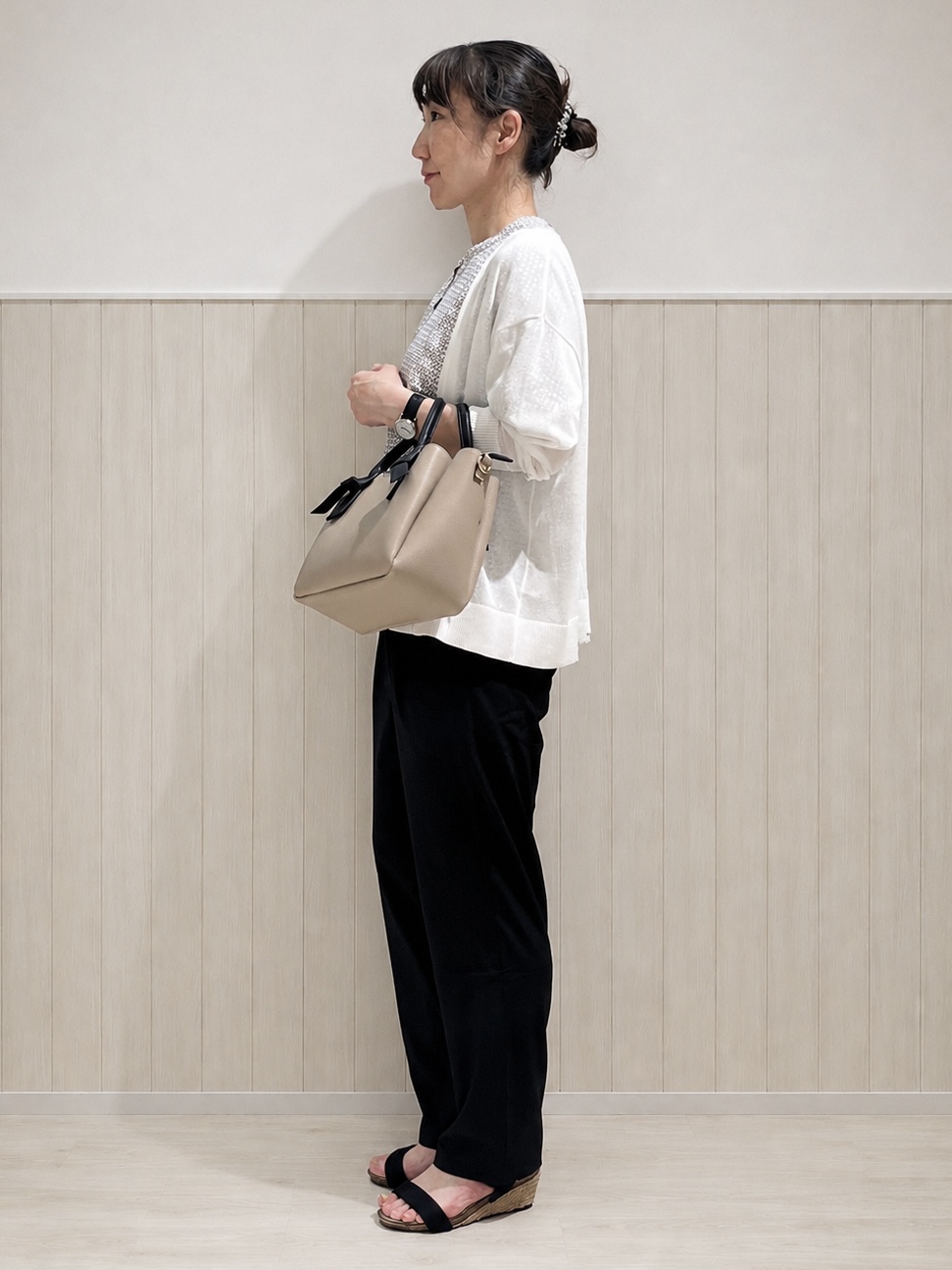 まつみさんの「SHOO･LA･RUE｜【洗濯機可/S-LL】オンにもオフにも マルチに使えるボタンレスカーディガン」を使ったコーディネート