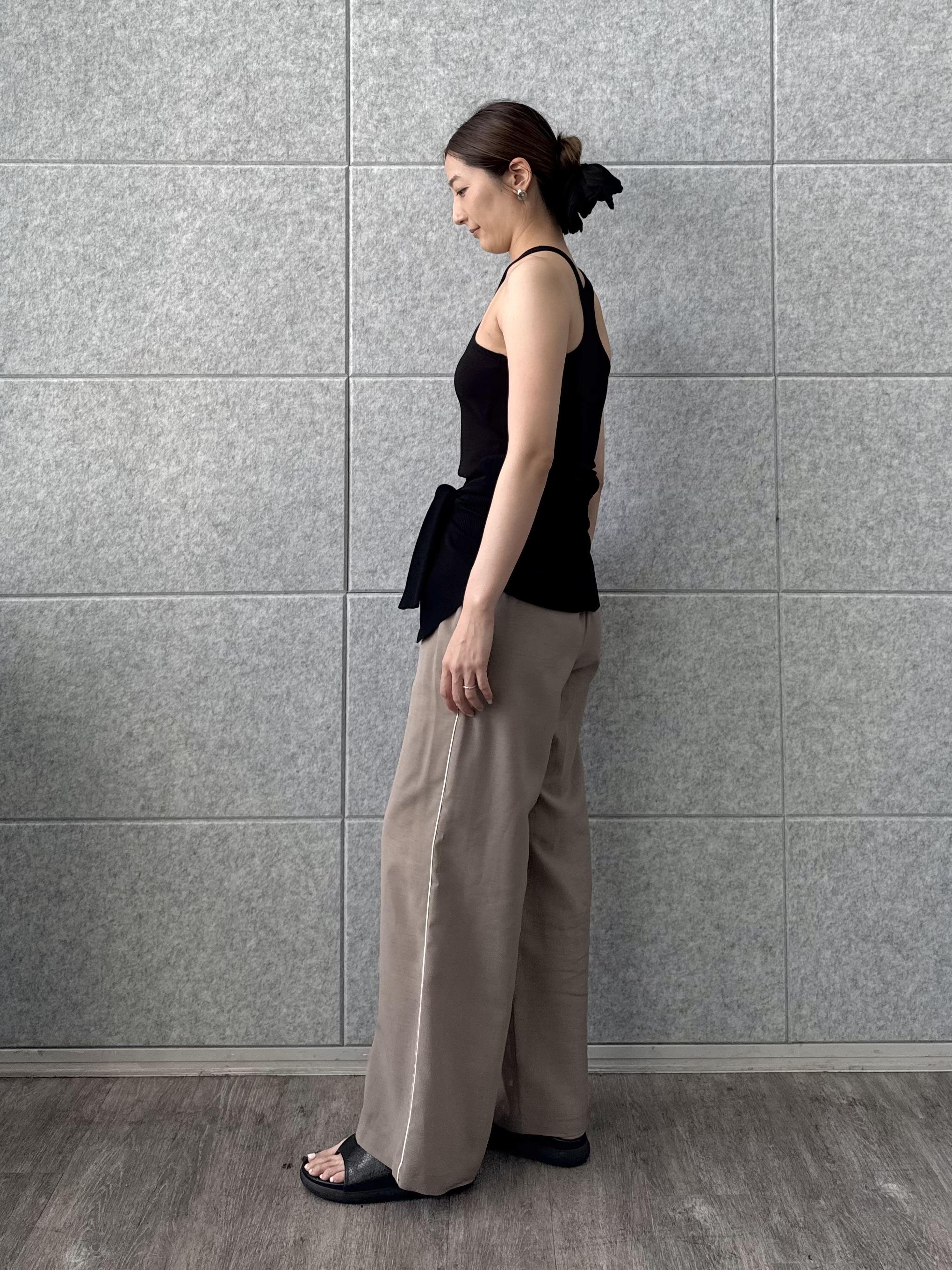 uchi__yamaさんの「CODE A｜sheer code easy pants」を使ったコーディネート