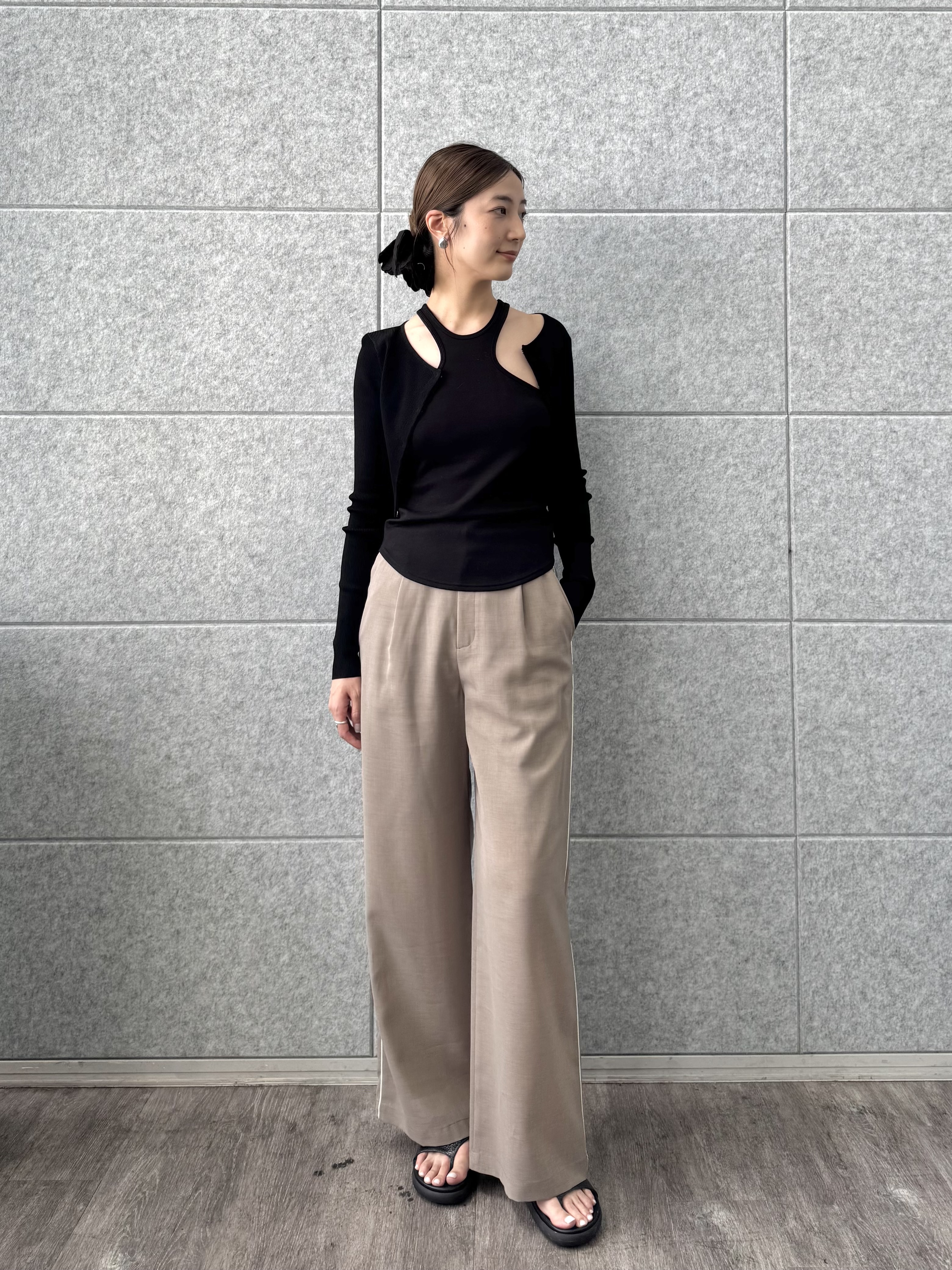 uchi__yamaさんの「CODE A｜sheer code easy pants」を使ったコーディネート
