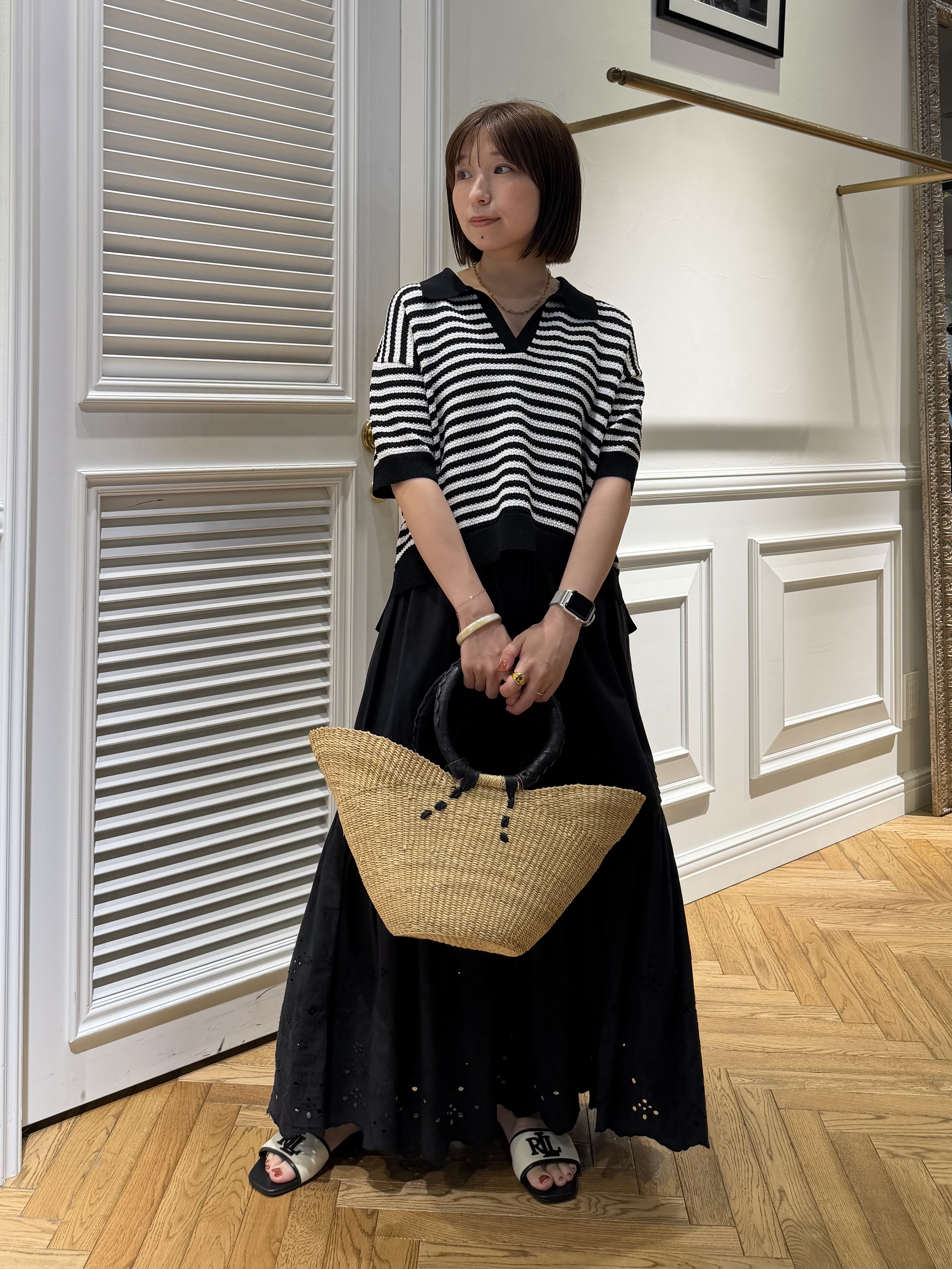 つじ まこさんの「DRESSTERIOR｜ウォッシャブルエンブロイダリースカート」を使ったコーディネート