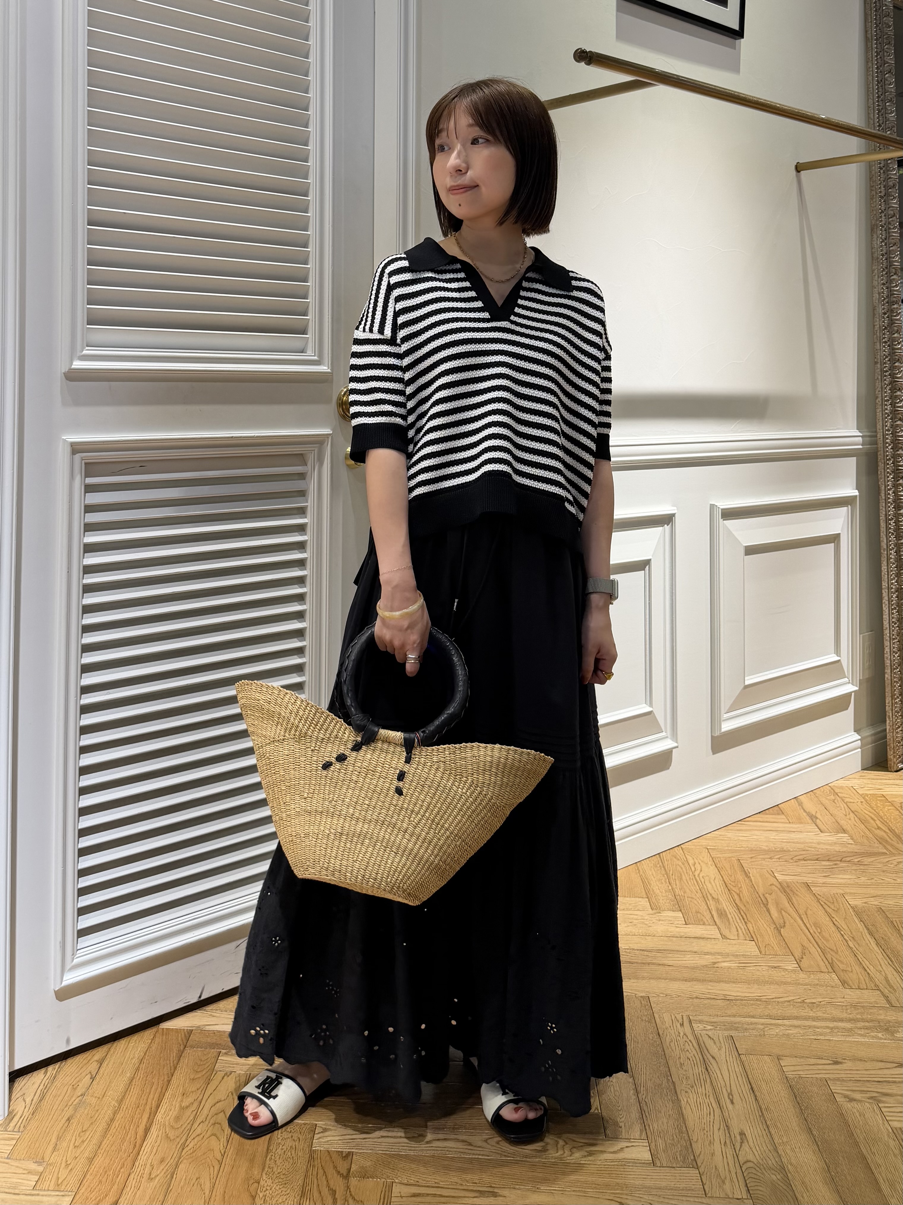 つじ まこさんの「DRESSTERIOR｜ウォッシャブルエンブロイダリースカート」を使ったコーディネート