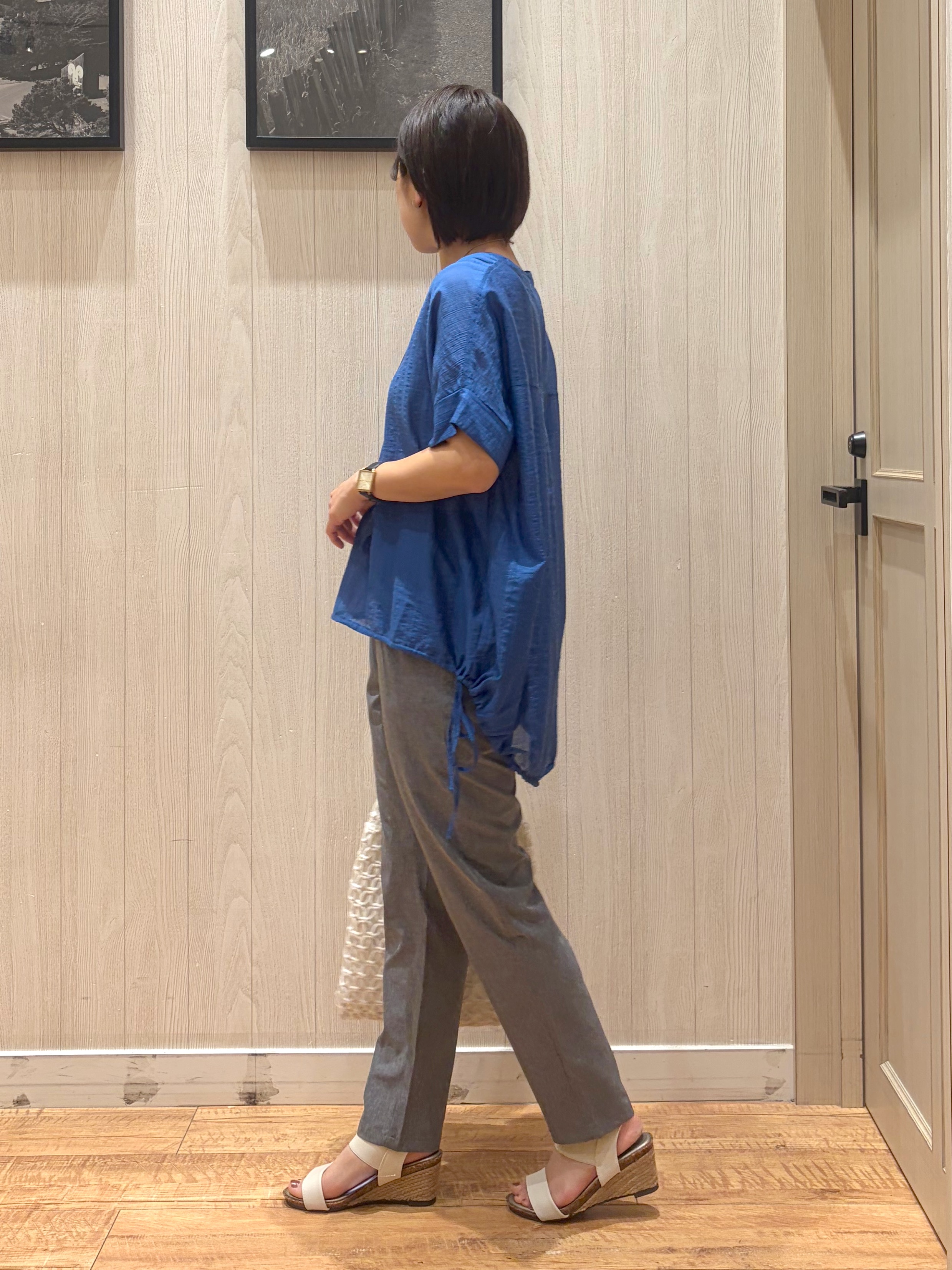 shirayuuuさんの「SHOO･LA･RUE｜【高レビュー/体型カバー】インせず着られる スキッパー裾リボンブラウス」を使ったコーディネート