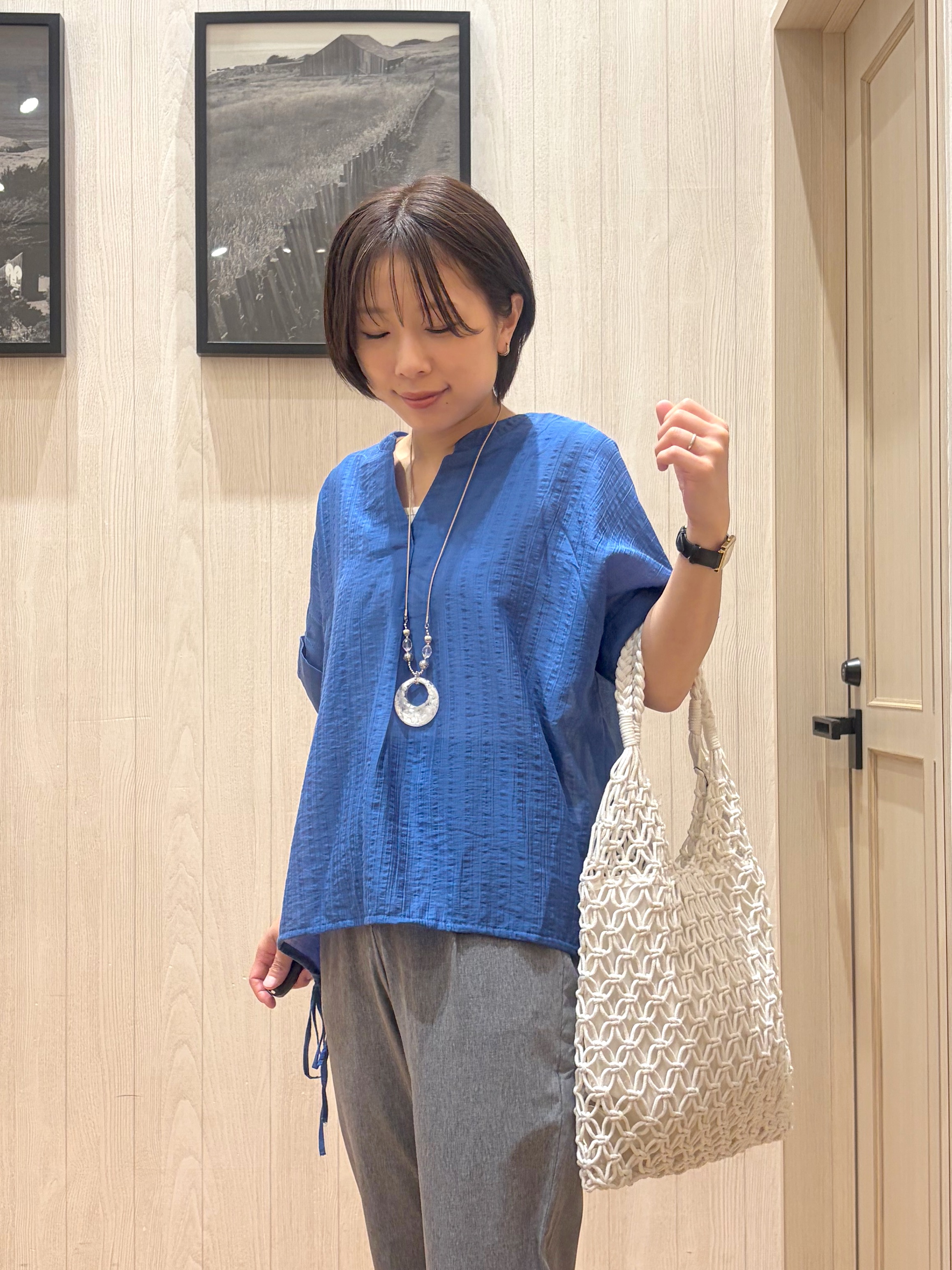 shirayuuuさんの「SHOO･LA･RUE｜【高レビュー/体型カバー】インせず着られる スキッパー裾リボンブラウス」を使ったコーディネート