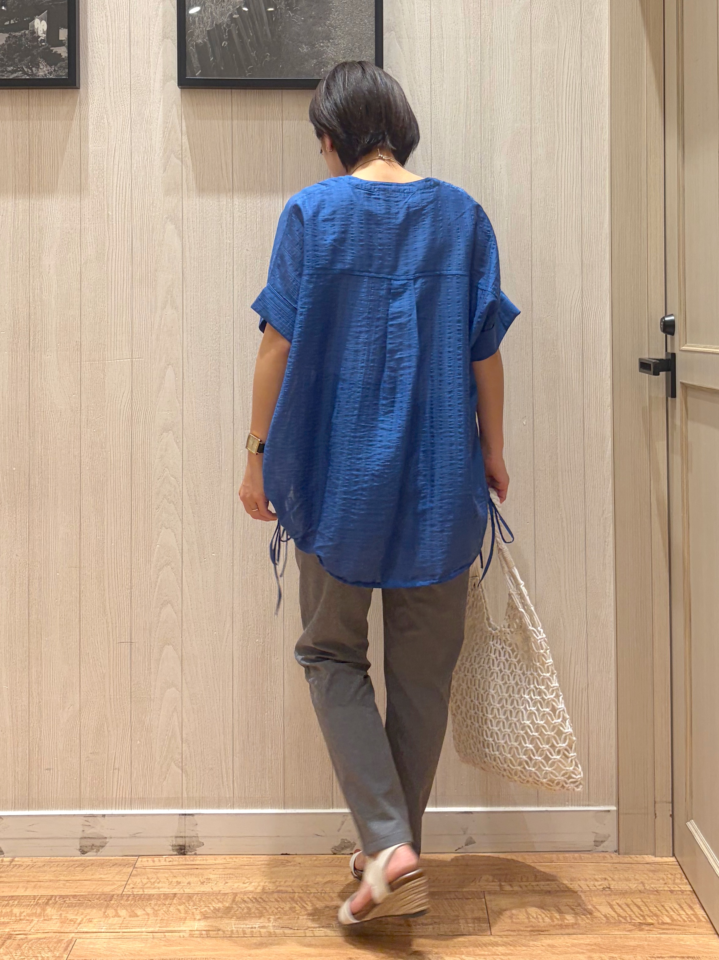 shirayuuuさんの「SHOO･LA･RUE｜【高レビュー/体型カバー】インせず着られる スキッパー裾リボンブラウス」を使ったコーディネート