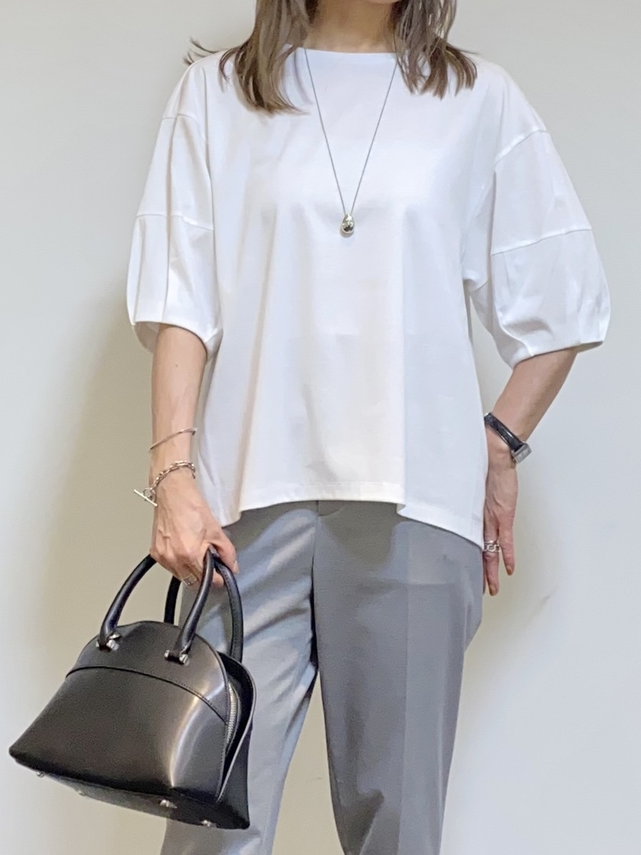 tomoさんの「UNTITLED｜【汗染み防止/接触冷感】ランタンスリーブプルオーバー」を使ったコーディネート