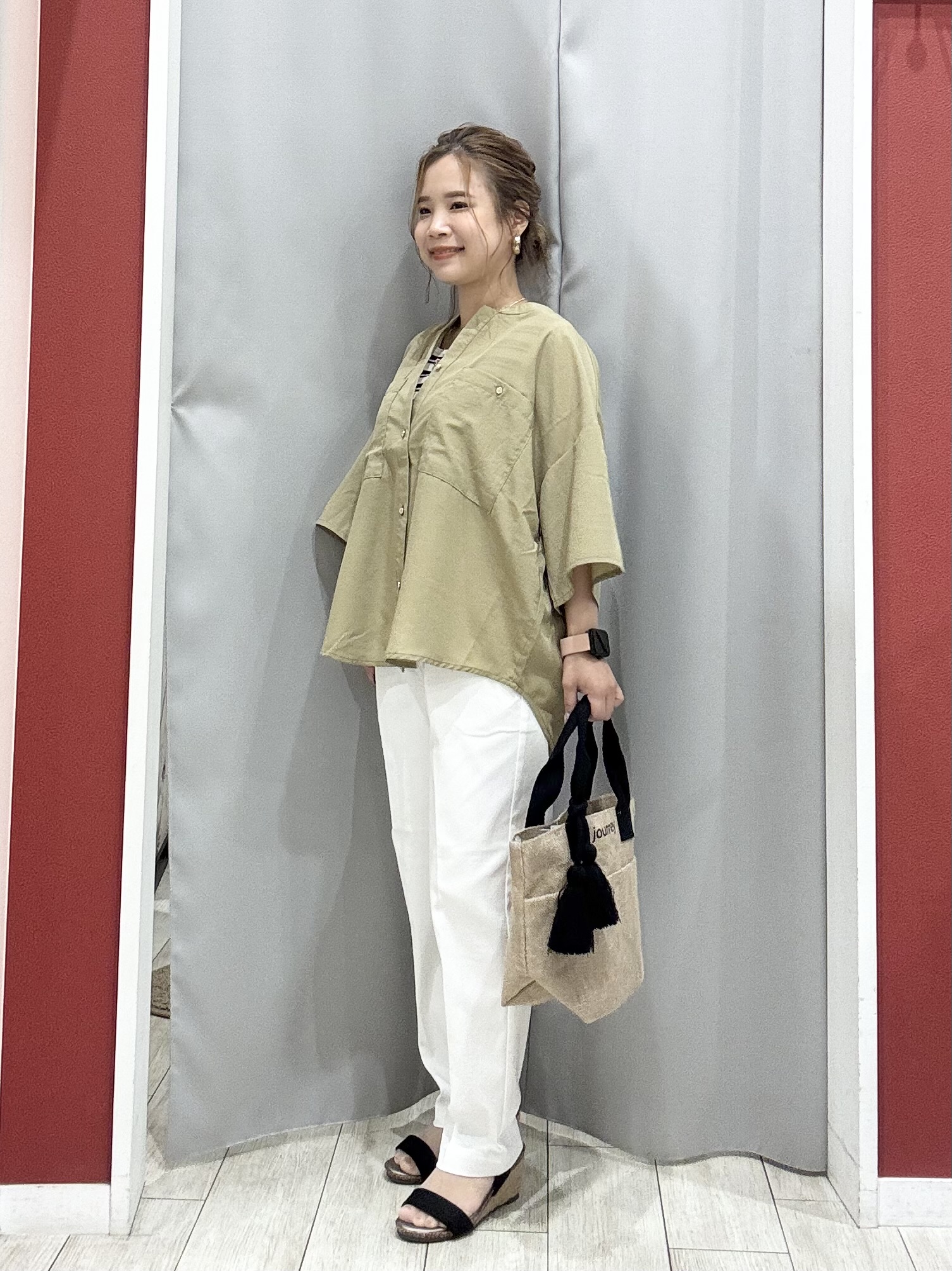 shioさんの「SHOO･LA･RUE｜【洗濯機可/S-LL】大人の抜け感 ゆるっと5分袖シャツ」を使ったコーディネート