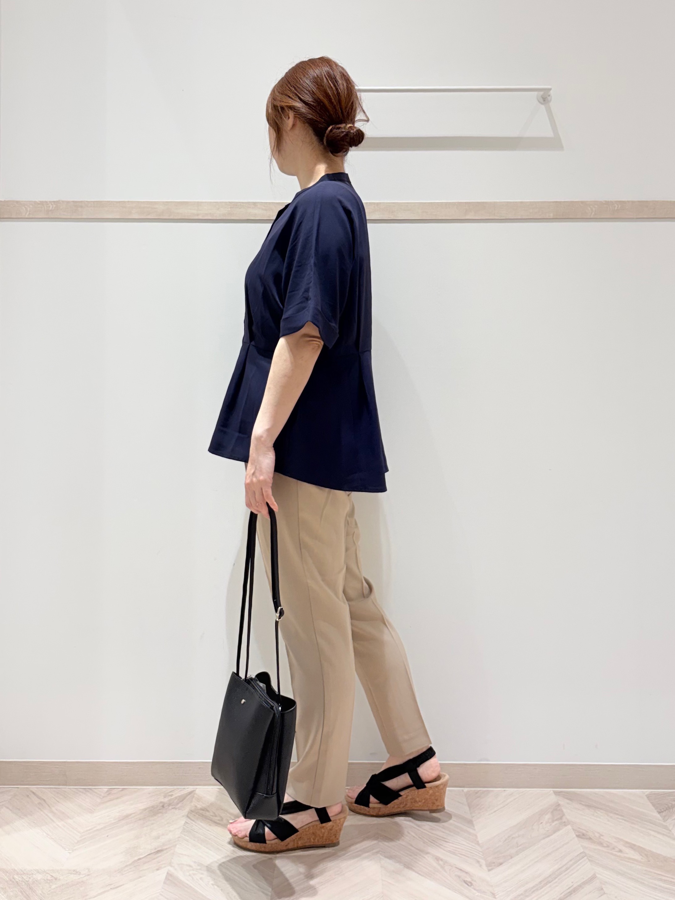 c_h_i_k_aさんの「SHOO･LA･RUE｜【UV/通勤】洗濯後しわになりにくい インしない ウエストタックペプラムブラウス」を使ったコーディネート