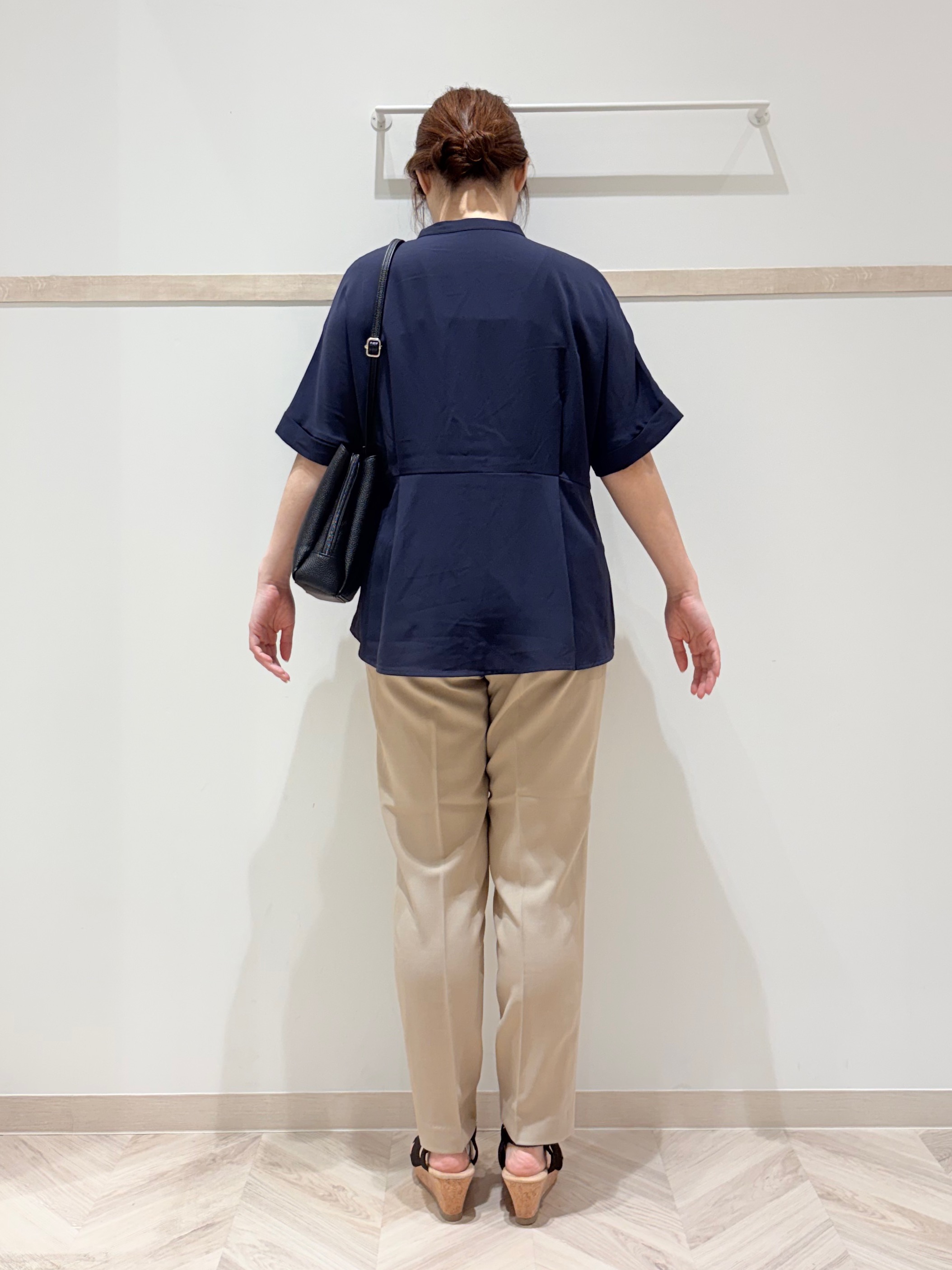 c_h_i_k_aさんの「SHOO･LA･RUE｜【UV/通勤】洗濯後しわになりにくい インしない ウエストタックペプラムブラウス」を使ったコーディネート