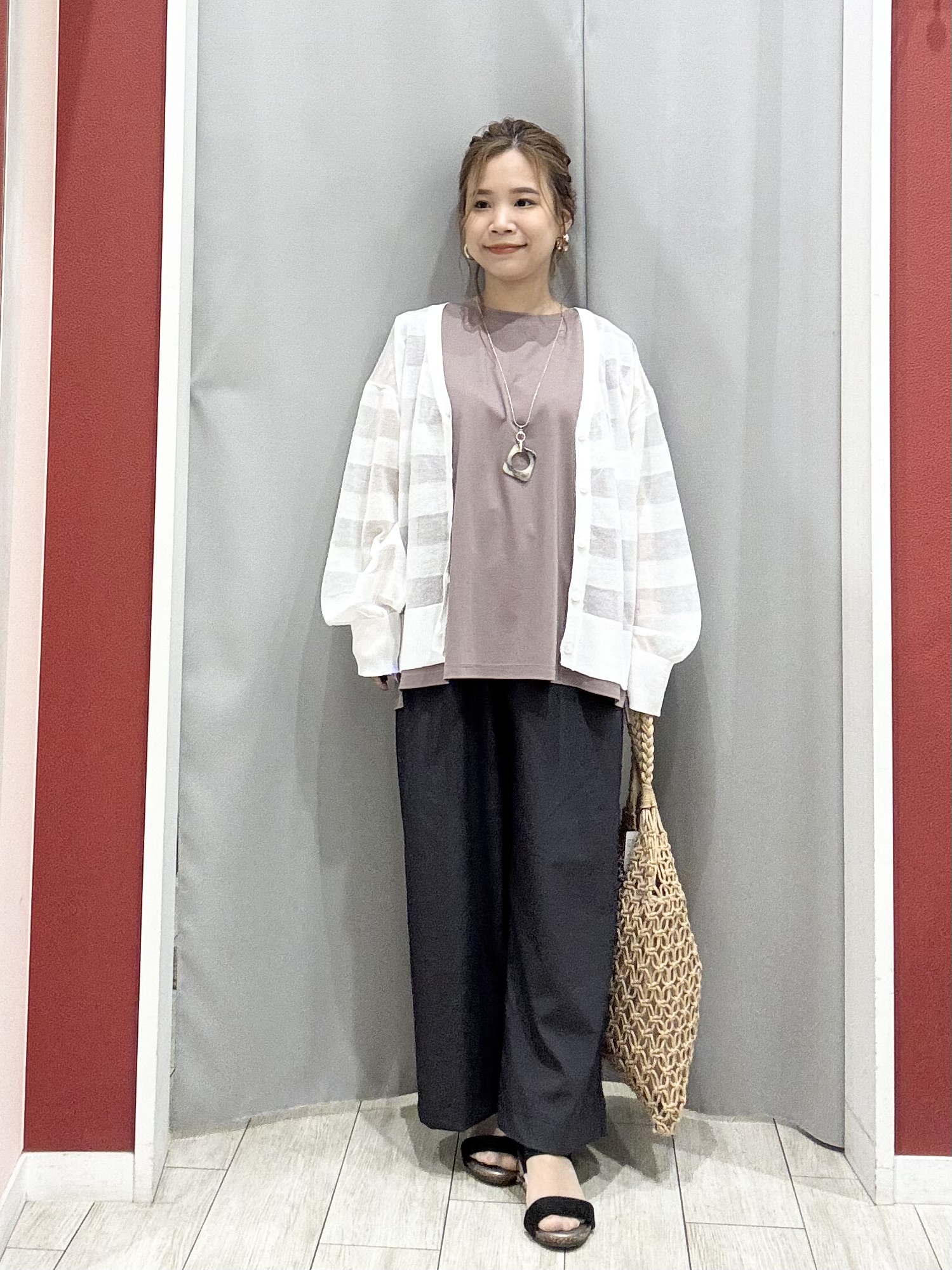 shioさんの「SHOO･LA･RUE｜【洗濯機可/S-LL】涼し気な透け感 日差し冷房対策に シアーボーダーカーディガン」を使ったコーディネート