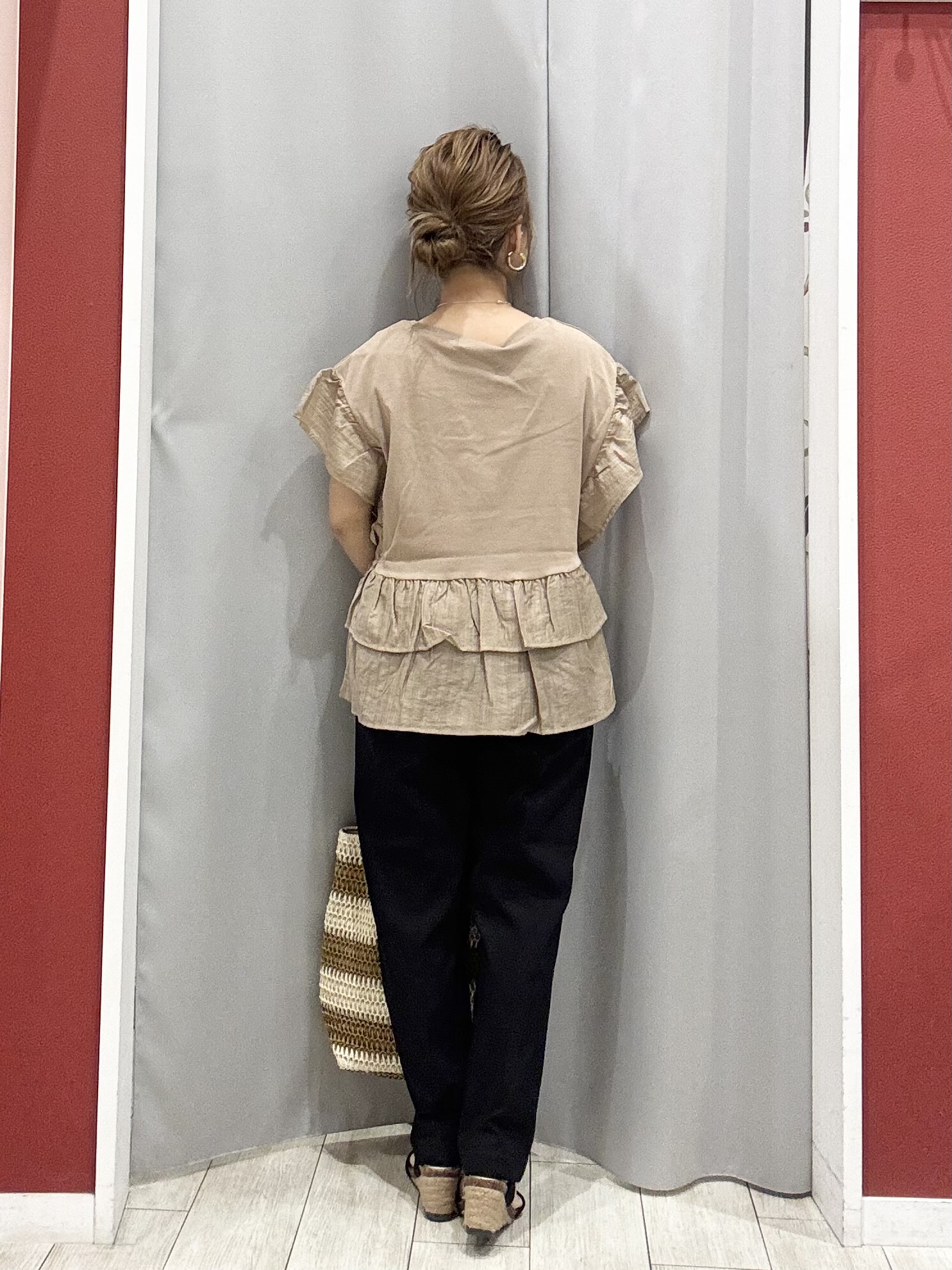 shioさんの「SHOO･LA･RUE｜【S-LL/洗濯機可】着るだけで決まる 主役級フリルトップス」を使ったコーディネート