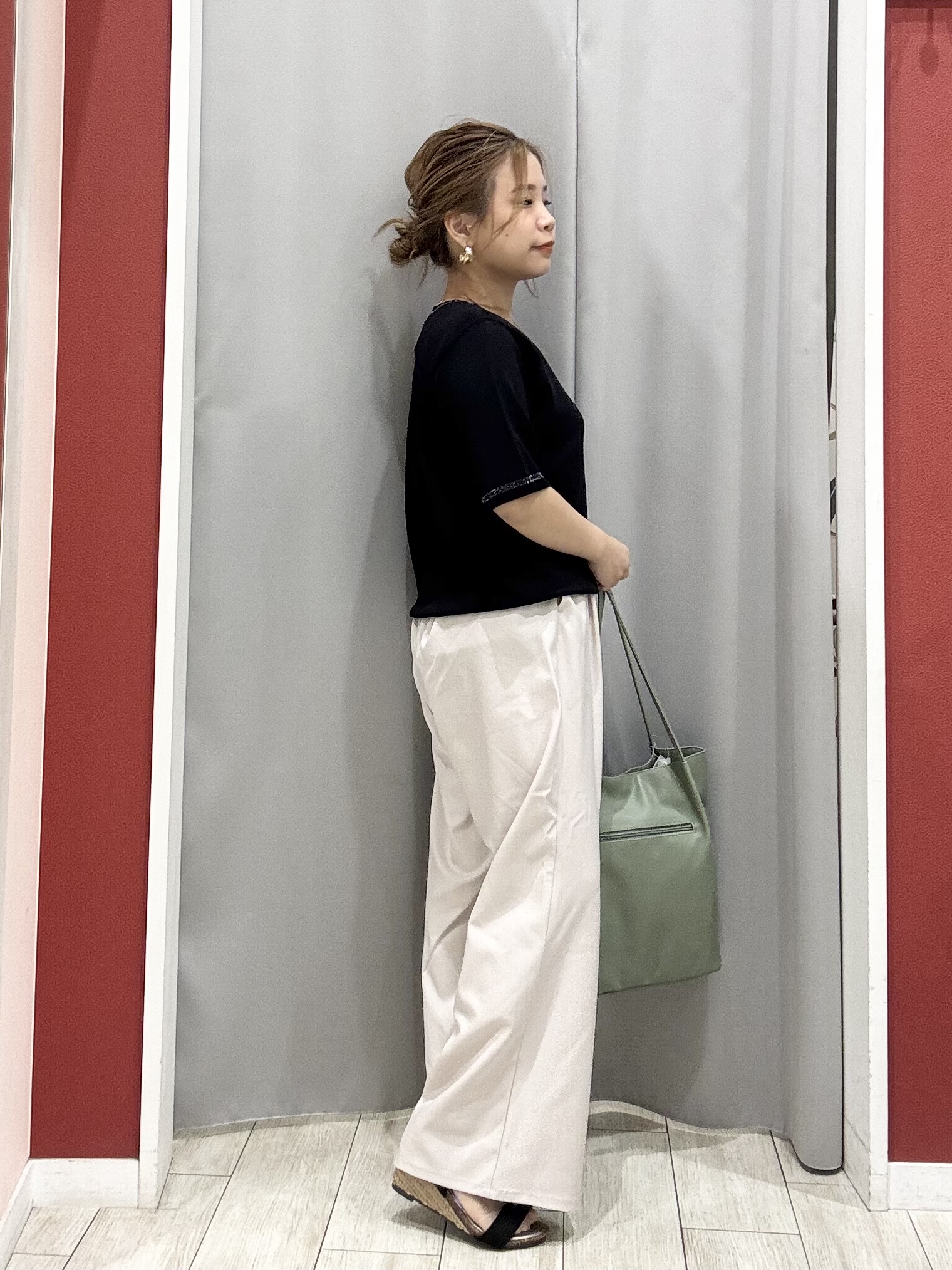 shioさんの「SHOO･LA･RUE｜【洗濯機可/S-LL】キラッと華やか ラメライン五分袖ニット」を使ったコーディネート