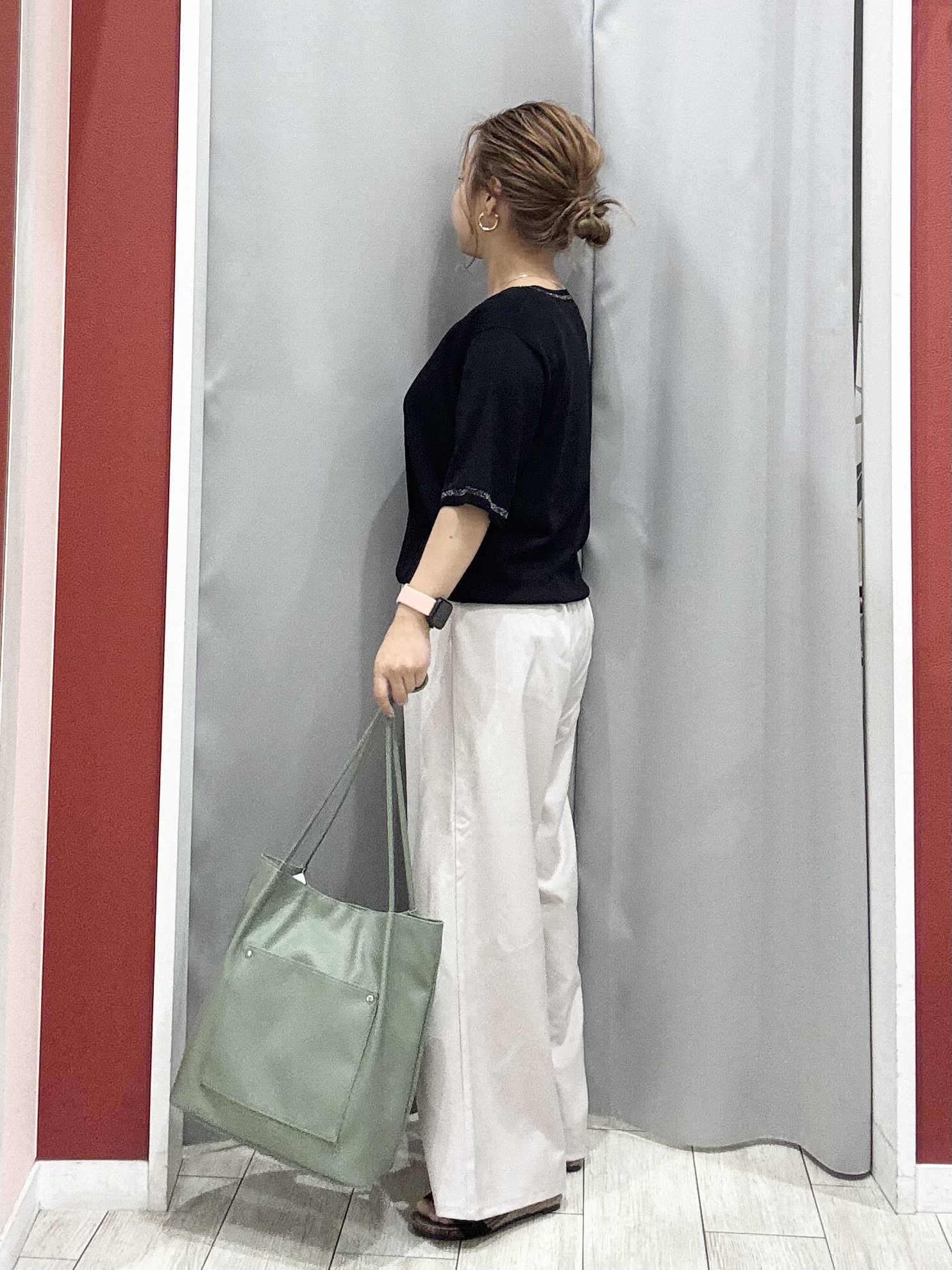 shioさんの「SHOO･LA･RUE｜【洗濯機可/S-LL】キラッと華やか ラメライン五分袖ニット」を使ったコーディネート