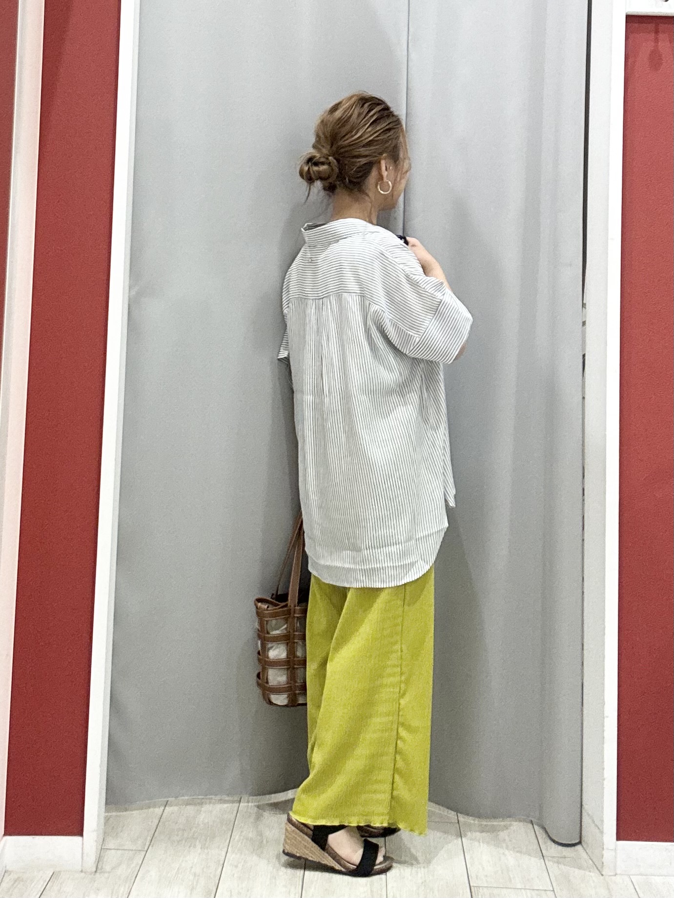 shioさんの「SHOO･LA･RUE｜【2点セット/S-LL/洗濯機可】時短でコーデ決まる スラブスキッパーシャツ＋タンクトップ」を使ったコーディネート