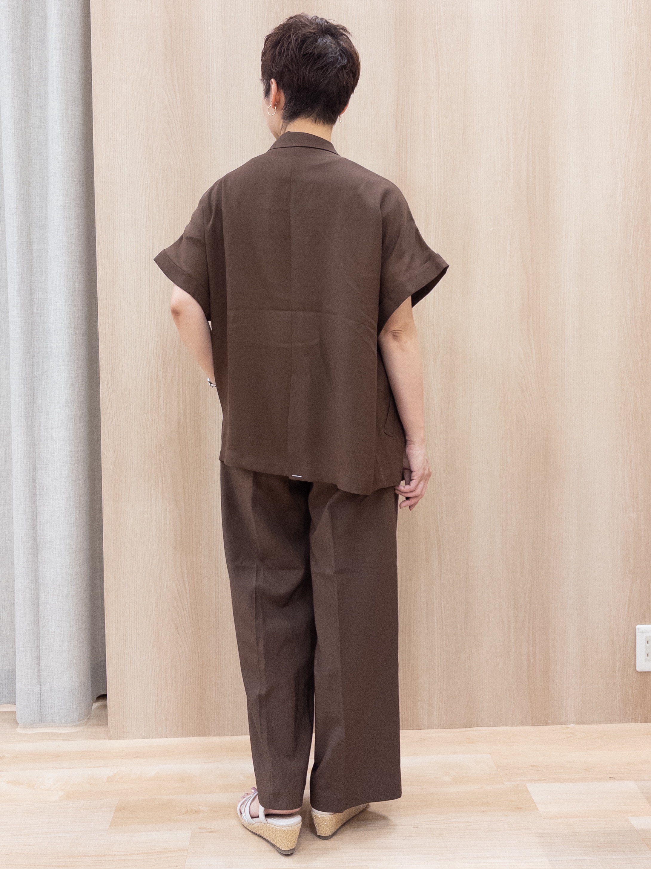 シュウコさんの「grove｜【UVカット/接触冷感】プリントアソート5分袖Tシャツ」を使ったコーディネート