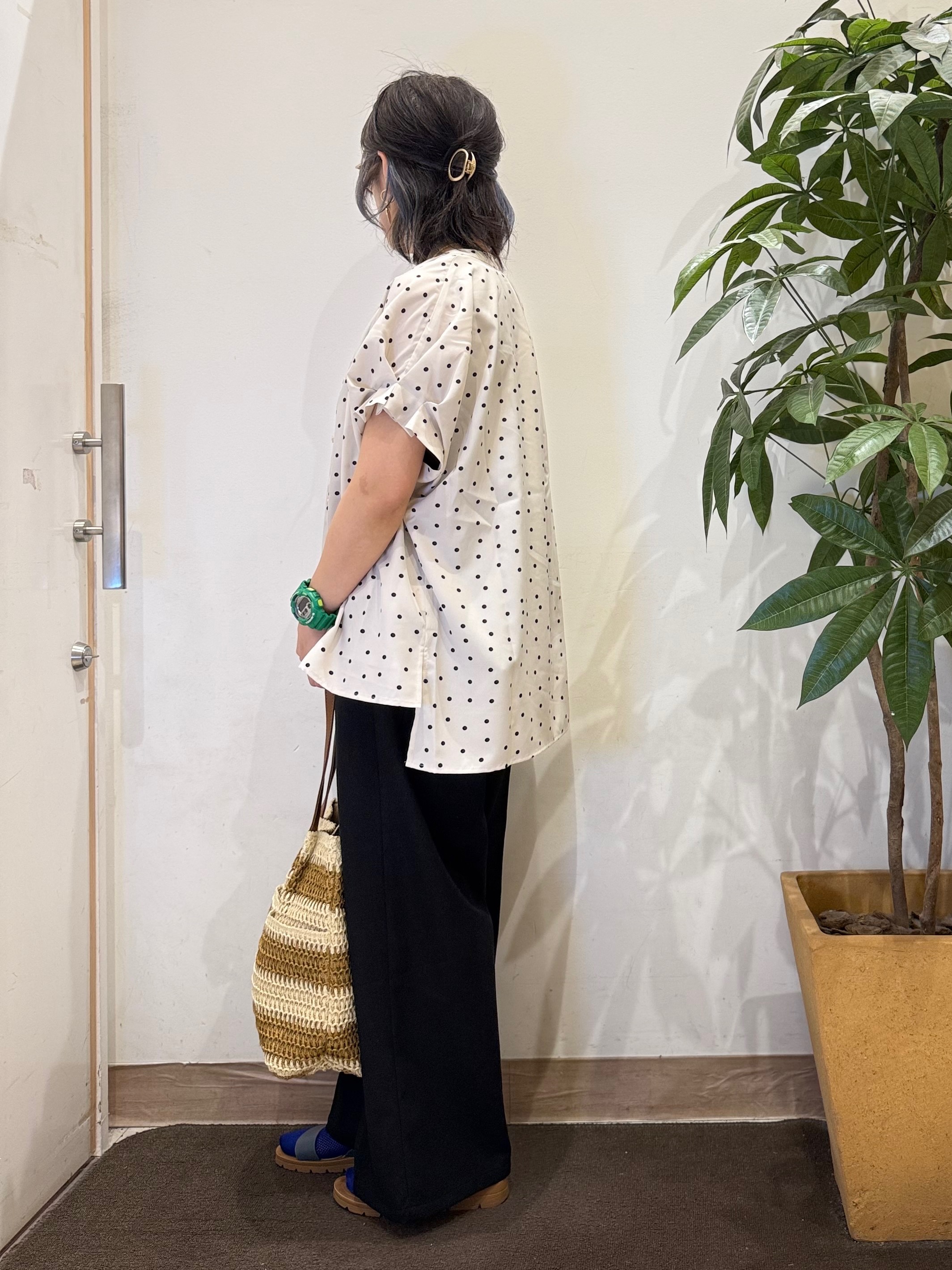 misakiさんの「SHOO･LA･RUE｜【洗濯機可／洗濯後しわになりにくい】大人の甘さをプラスする ドット柄袖タックブラウス」を使ったコーディネート