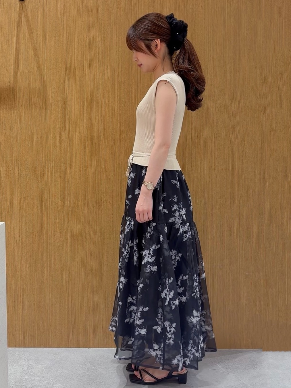 ayanaさんの「OPAQUE.CLIP｜フラワーティアードドッキングワンピース【洗濯機OK】」を使ったコーディネート