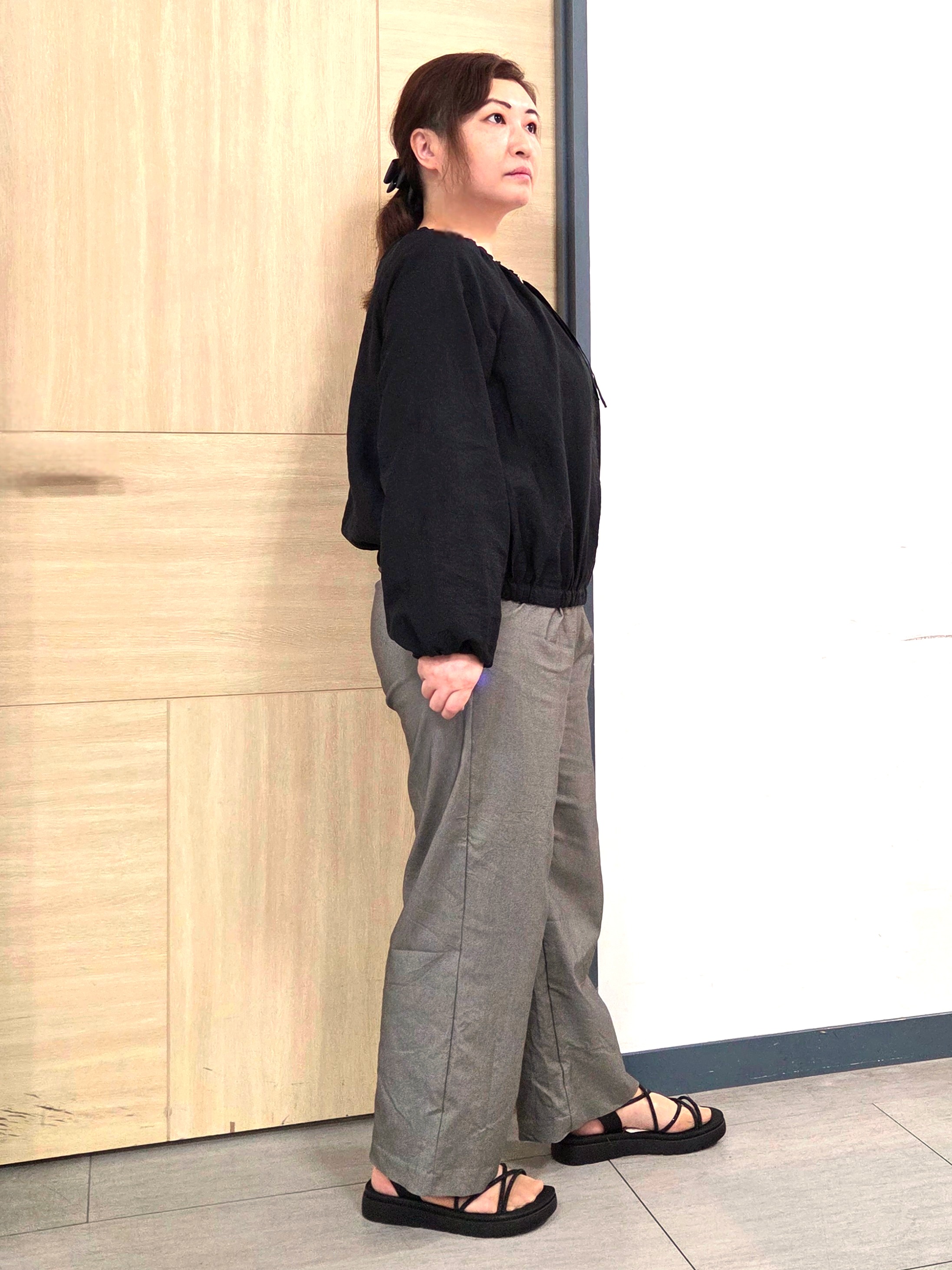 にゃみさんの「grove｜気温調整にも◎ブラウス感覚で羽織れるシアーブルゾン」を使ったコーディネート