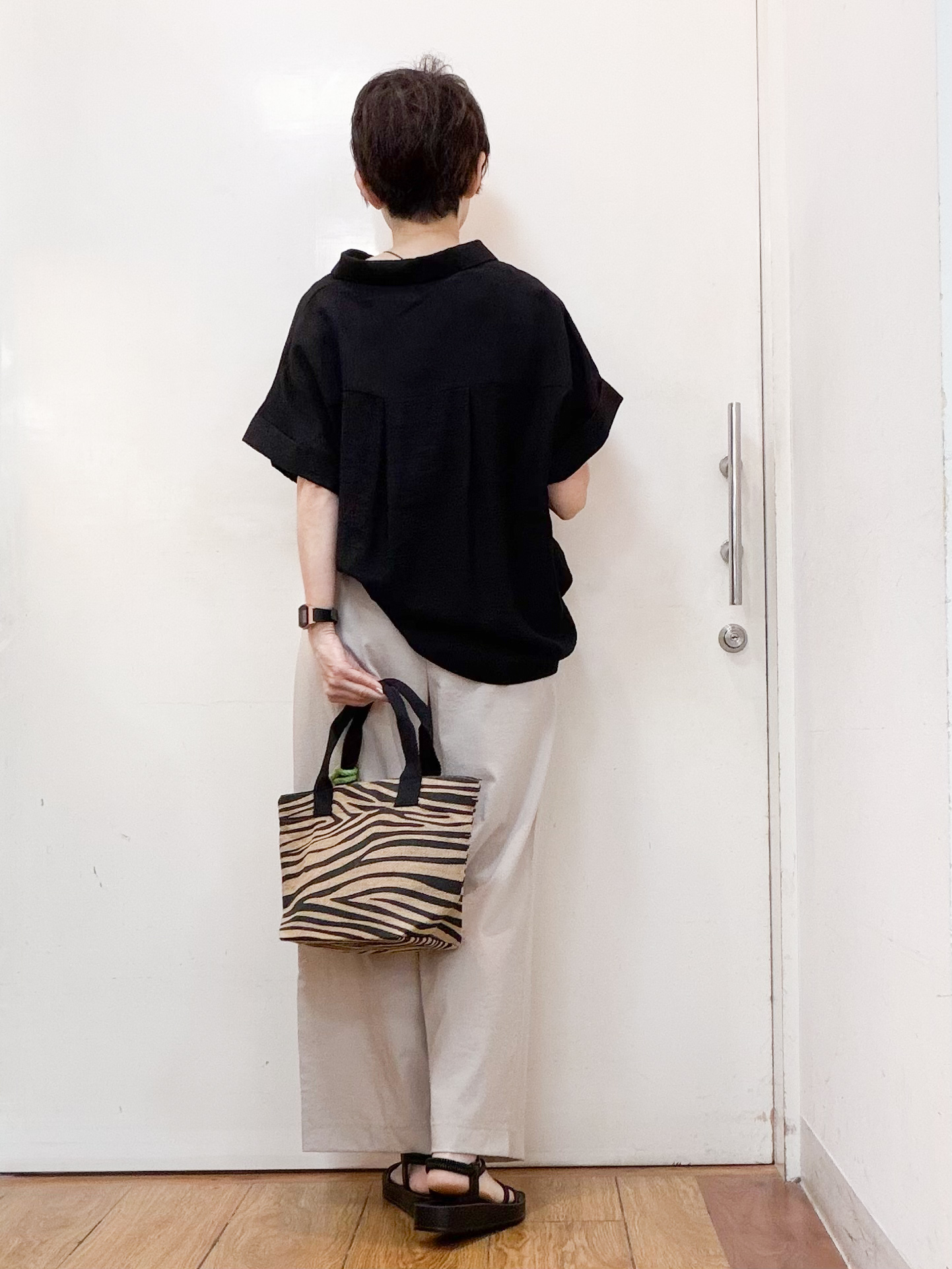 みぃさんの「SHOO･LA･RUE｜【S-LL/洗濯機可】インせず着られる 裾タック スキッパーシャツ」を使ったコーディネート