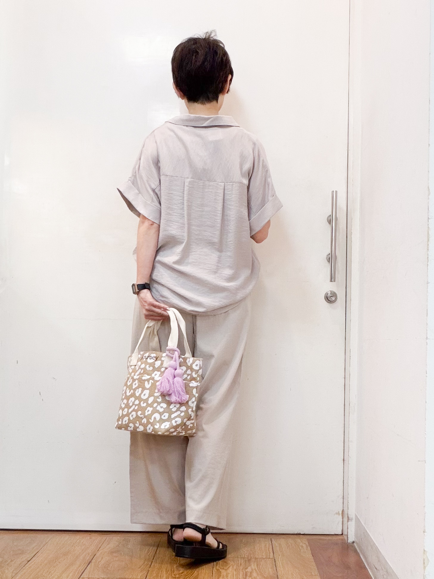 みぃさんの「SHOO･LA･RUE｜【S-LL/洗濯機可】インせず着られる 裾タック スキッパーシャツ」を使ったコーディネート