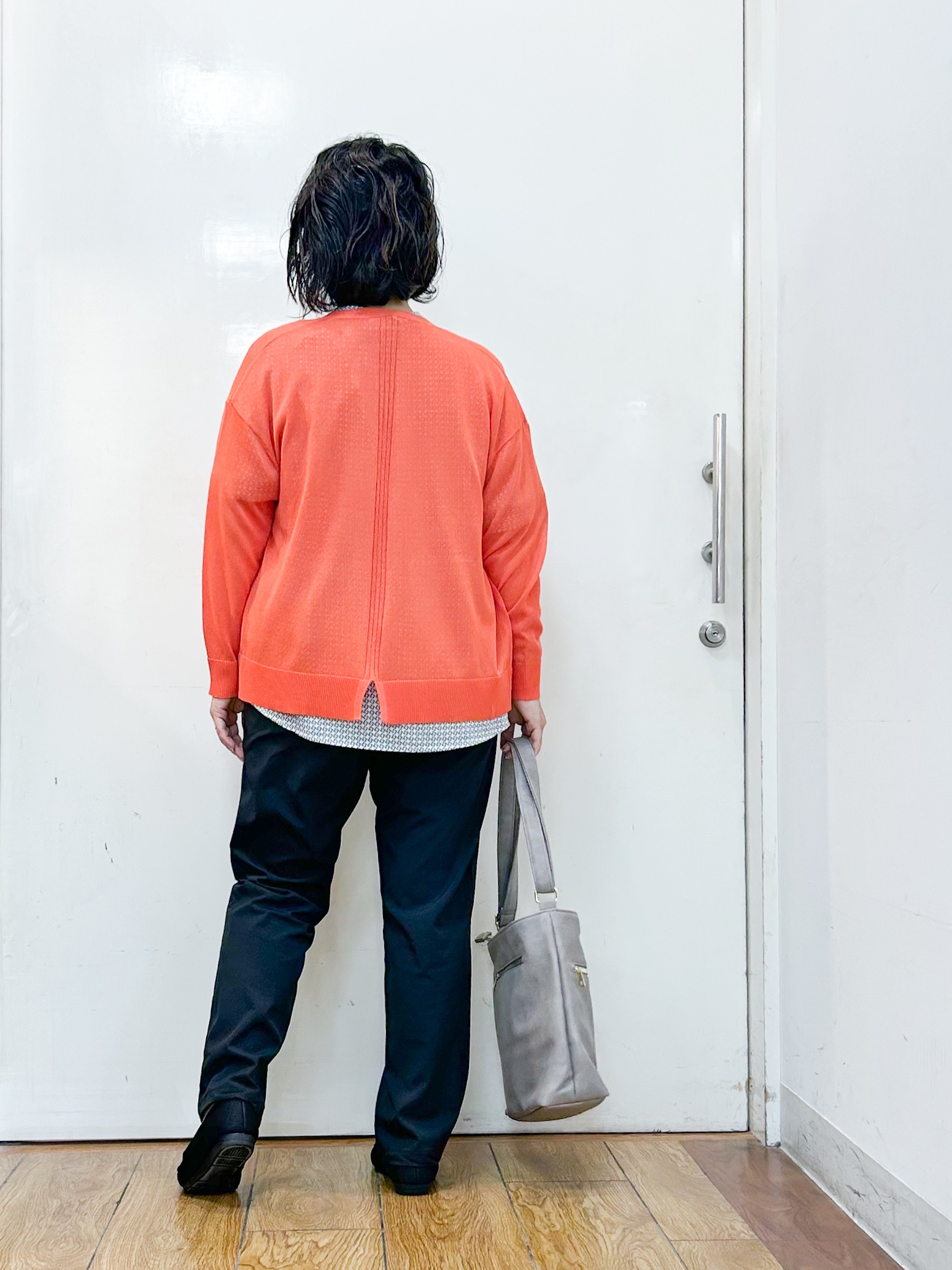 haruさんの「SHOO･LA･RUE｜【洗濯機可/S-LL】オンにもオフにも マルチに使えるボタンレスカーディガン」を使ったコーディネート