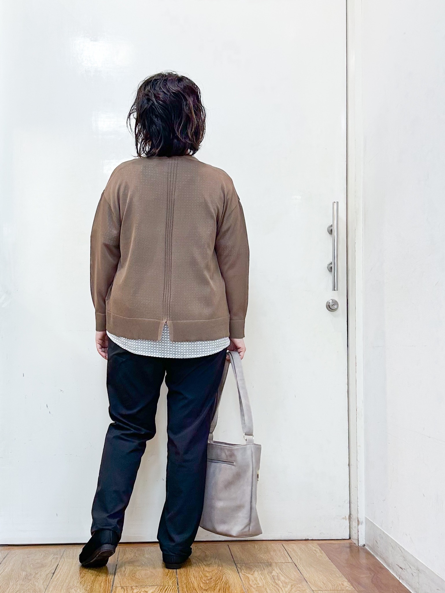haruさんの「SHOO･LA･RUE｜【洗濯機可/S-LL】オンにもオフにも マルチに使えるボタンレスカーディガン」を使ったコーディネート